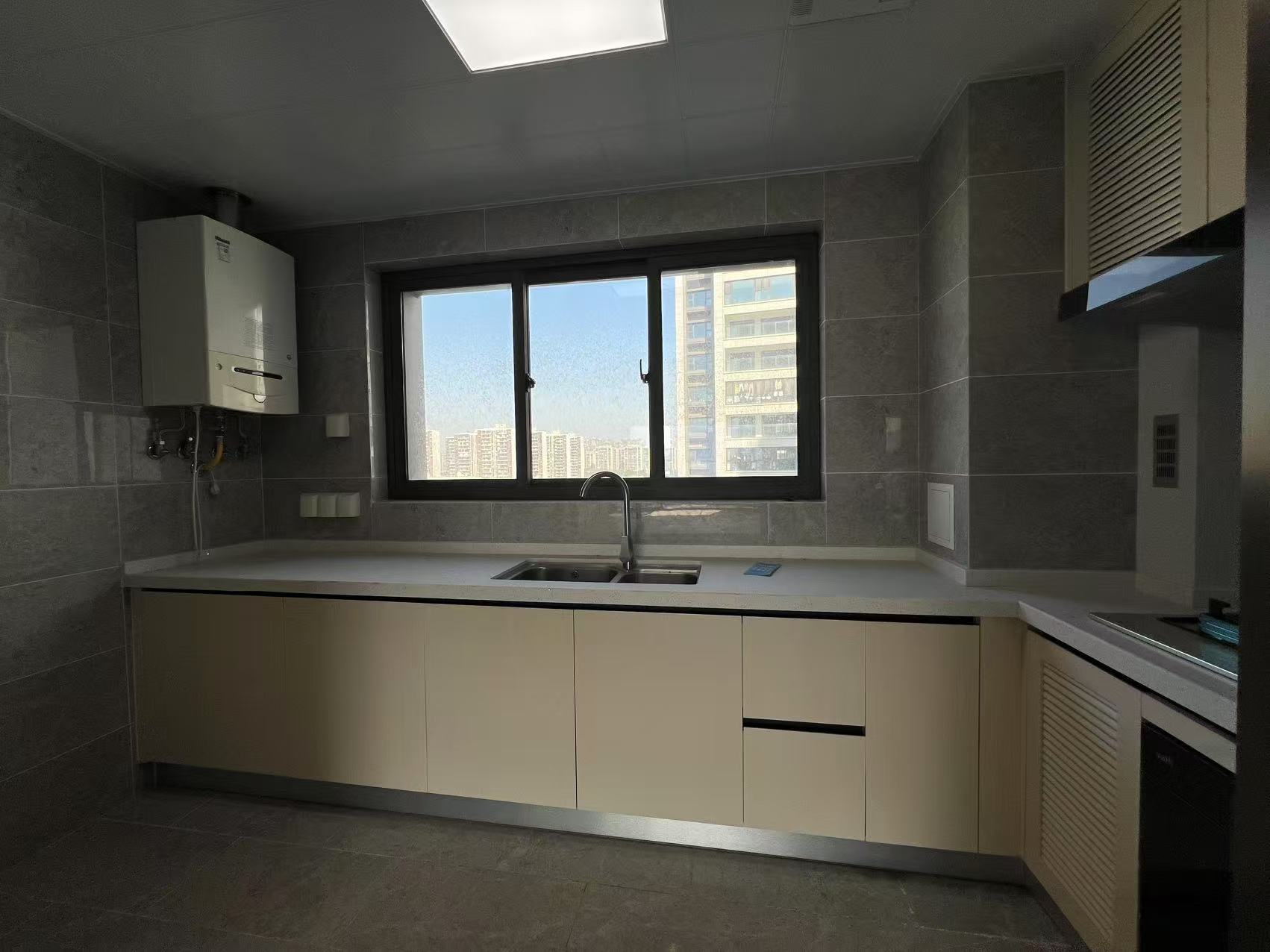 远创东樾 4室2厅3卫 153.74m&sup2;