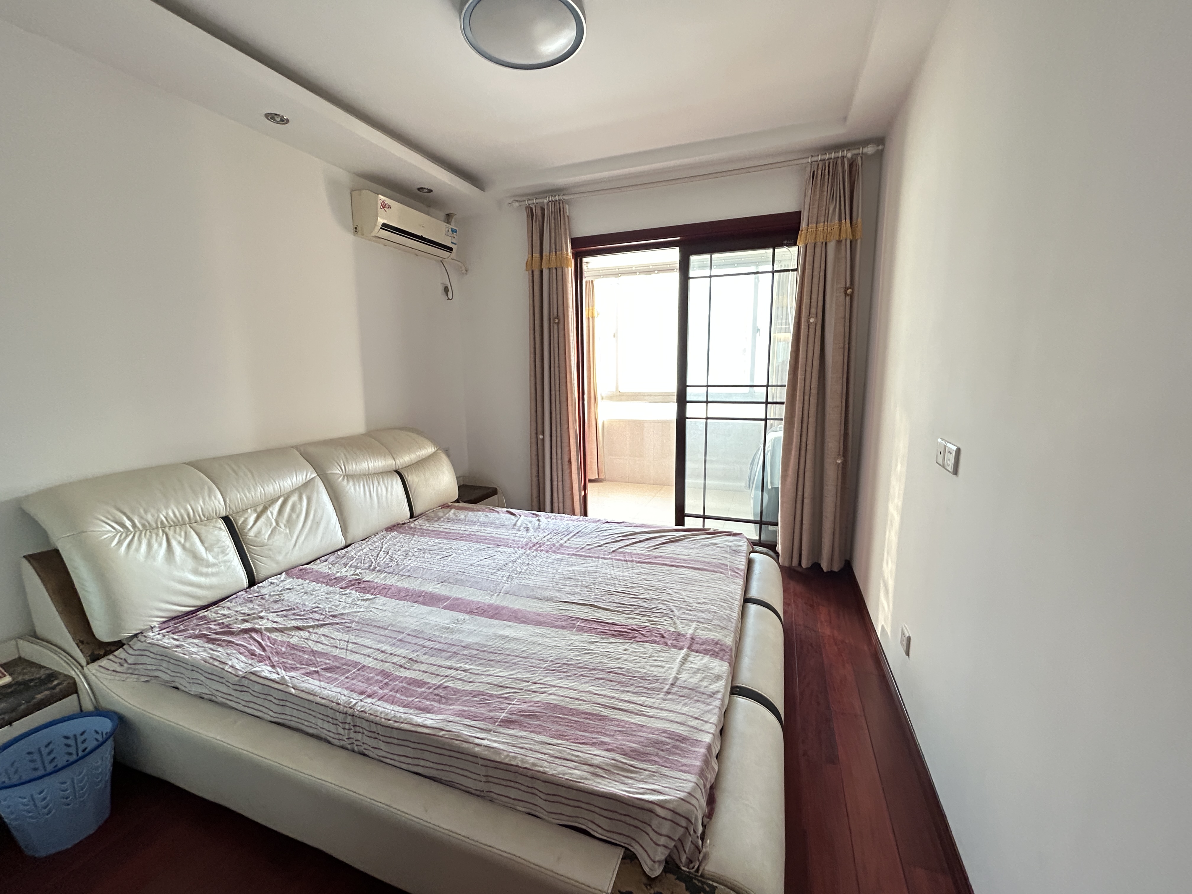 首府名邸 3室2厅2卫 138.8m&sup2;