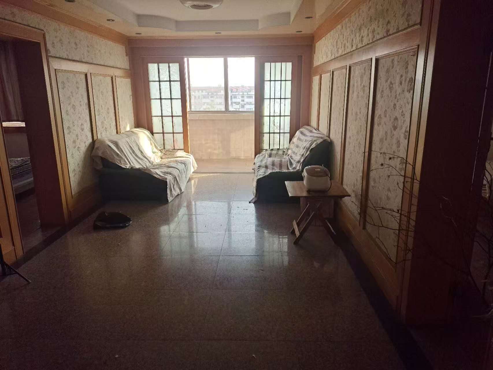 北濠桥东村 6室2厅2卫 128m&sup2;