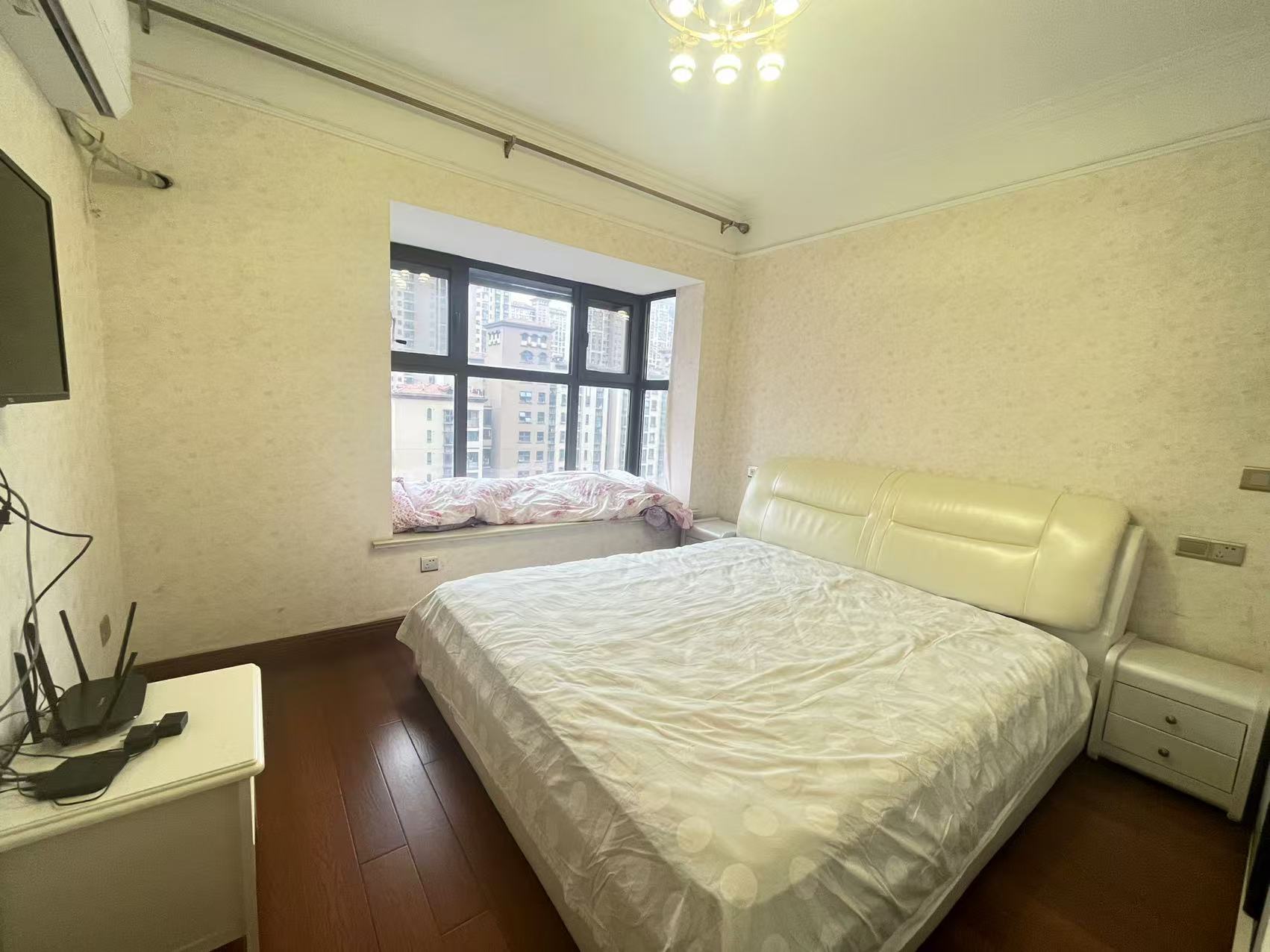 华强城三期 3室2厅2卫 117.00m&sup2;