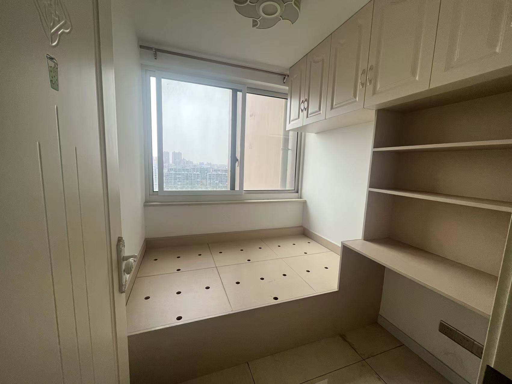 华强城三期 3室2厅2卫 117.00m&sup2;
