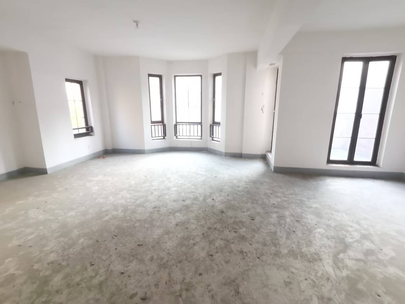 紫琅上郡 6室3厅3卫 265.28m&sup2;