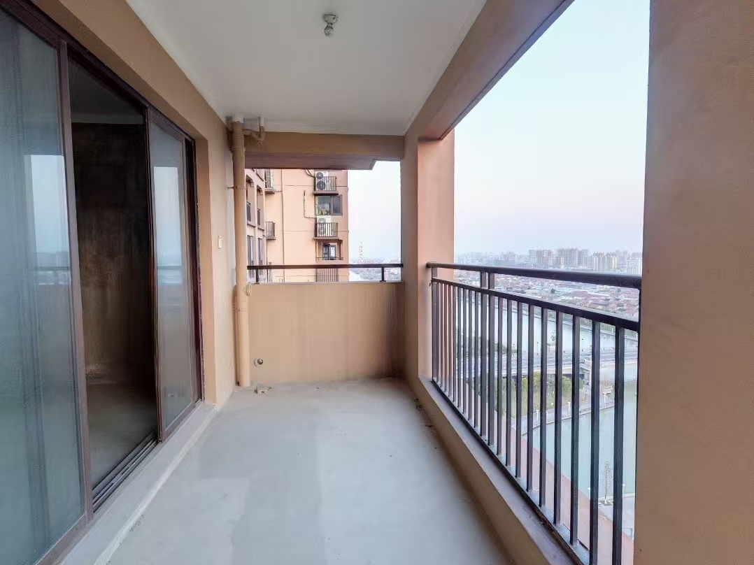 华强城四期 3室2厅2卫 123.89m&sup2;