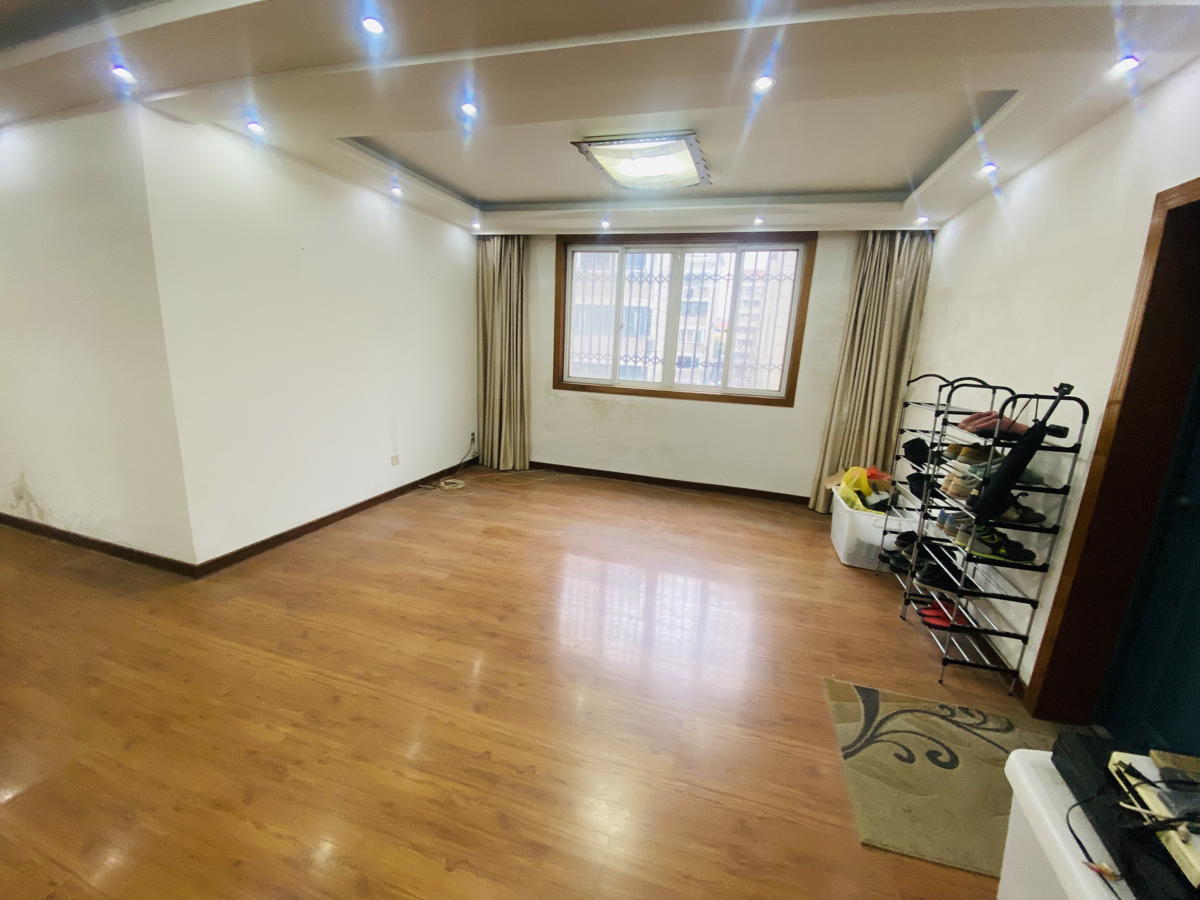 光明南村 3室2厅1卫 124m&sup2;
