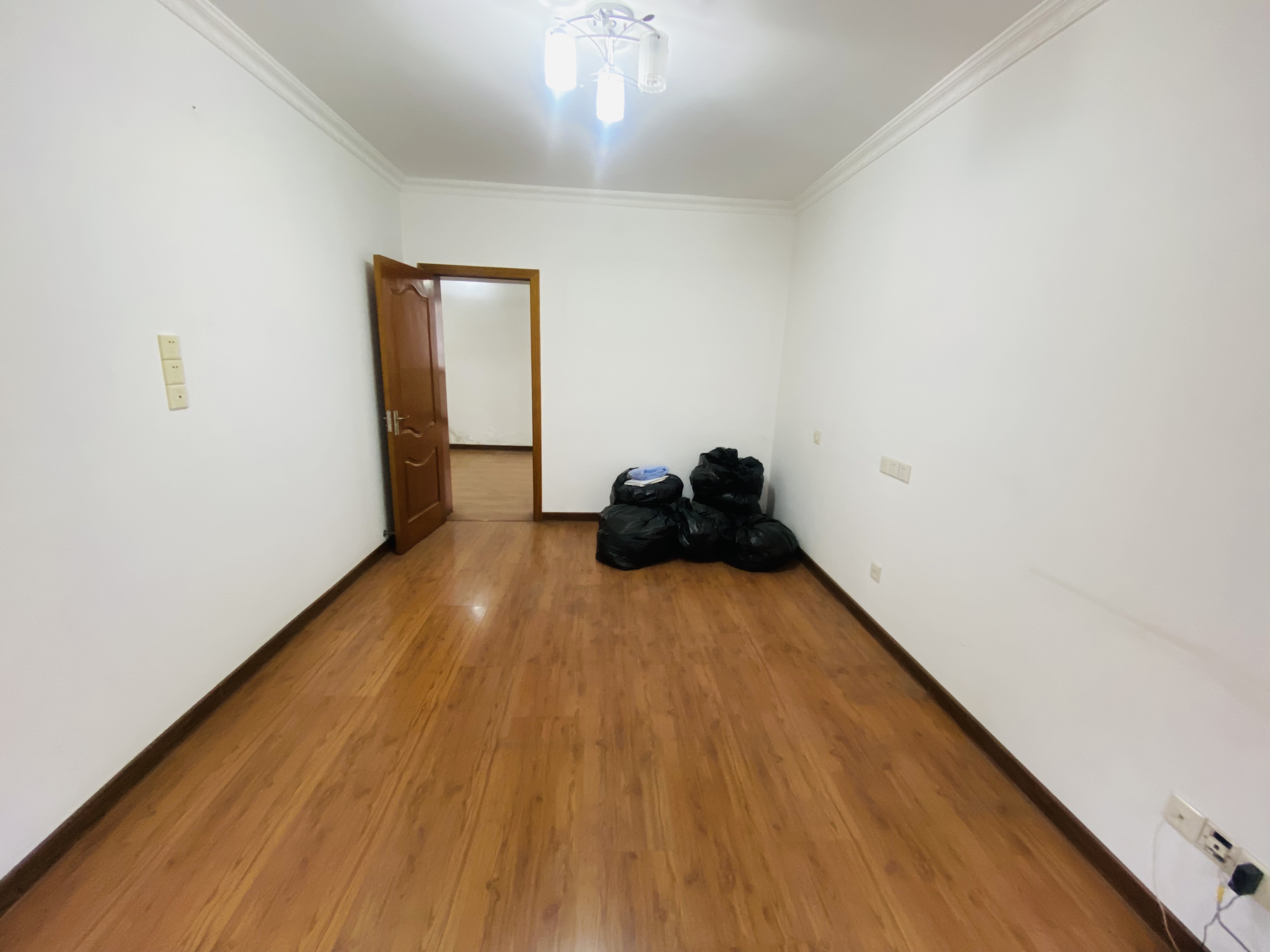 光明南村 3室2厅1卫 124m&sup2;