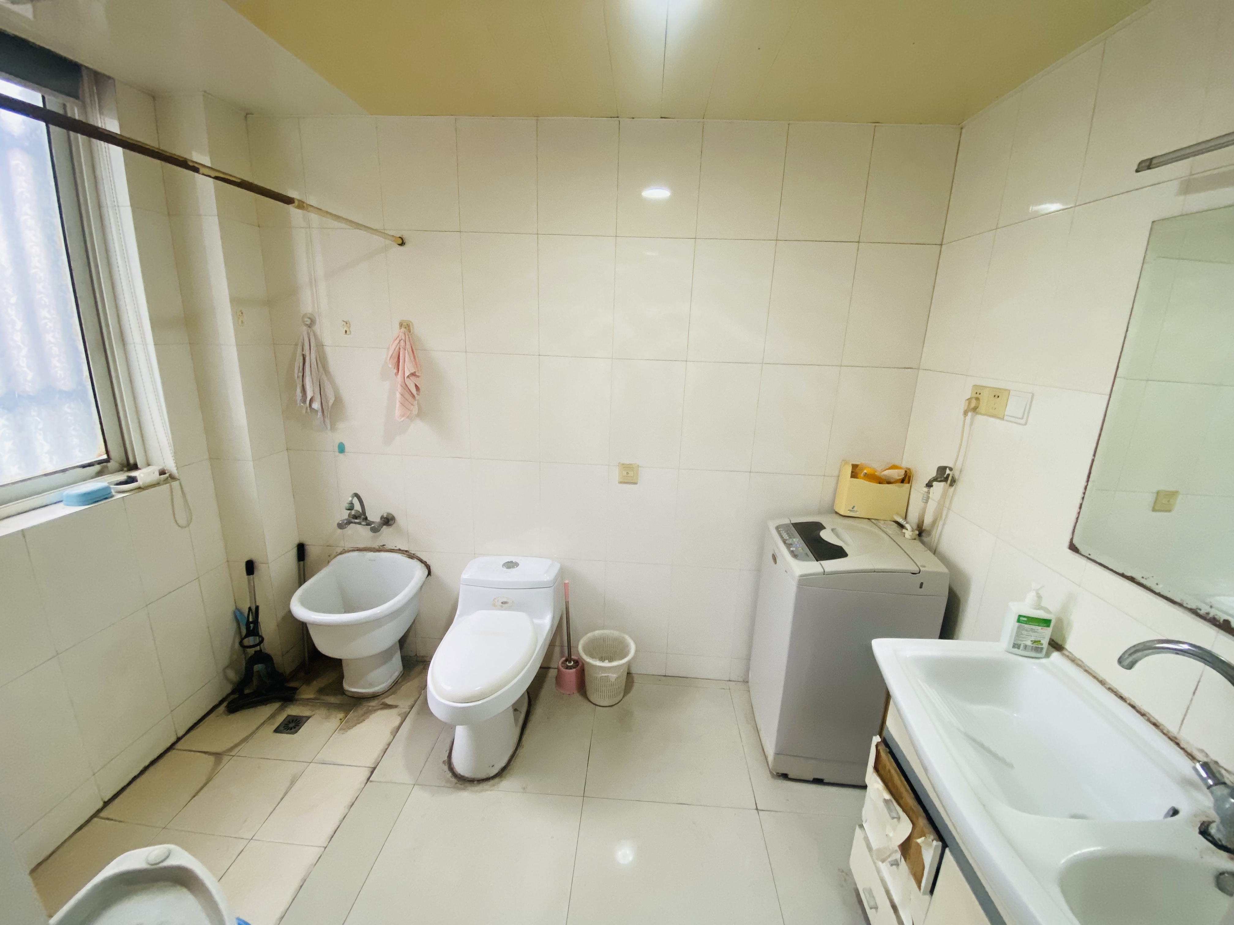 光明南村 3室2厅1卫 124m&sup2;
