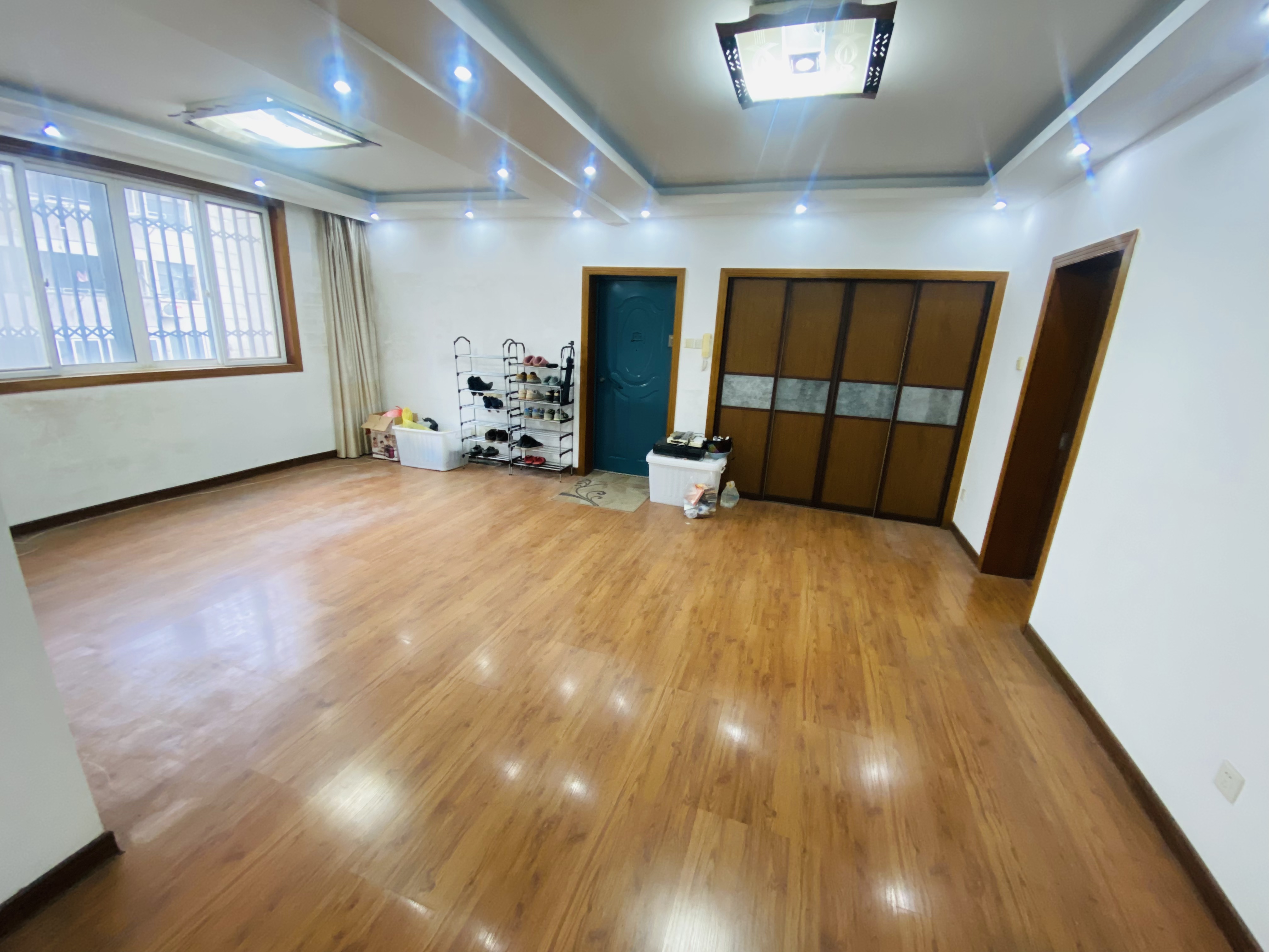 光明南村 3室2厅1卫 124m&sup2;