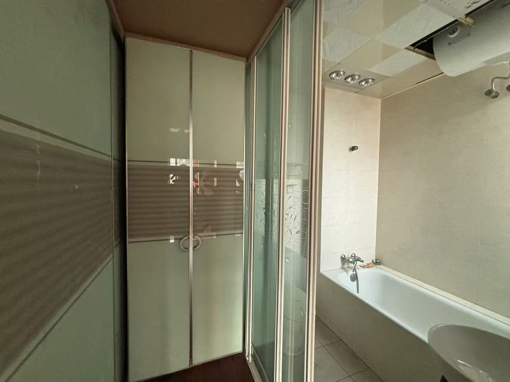 江海皇都私家花园 3室2厅2卫 146m&sup2;