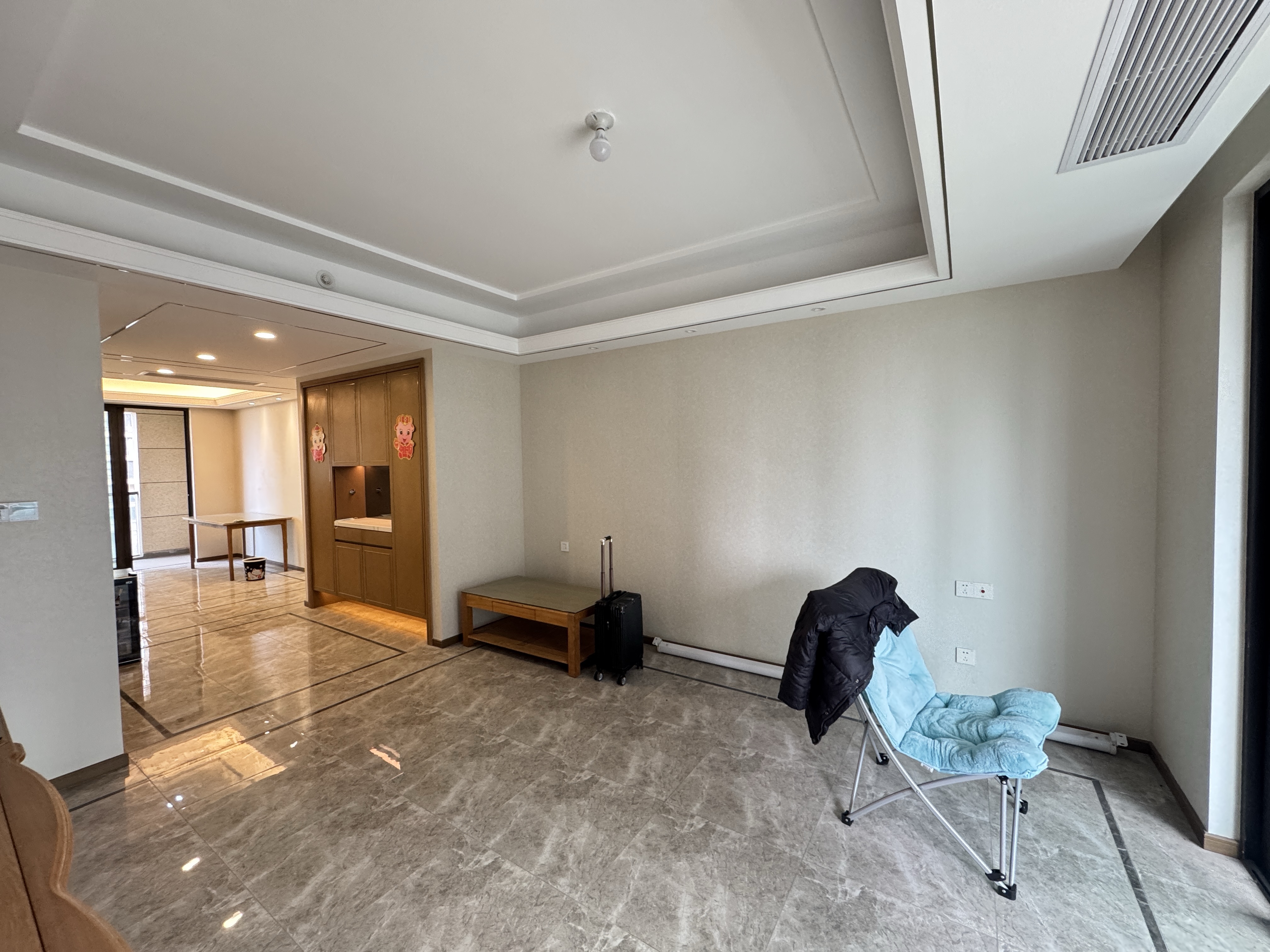 绿城沁园 3室2厅2卫 133m²