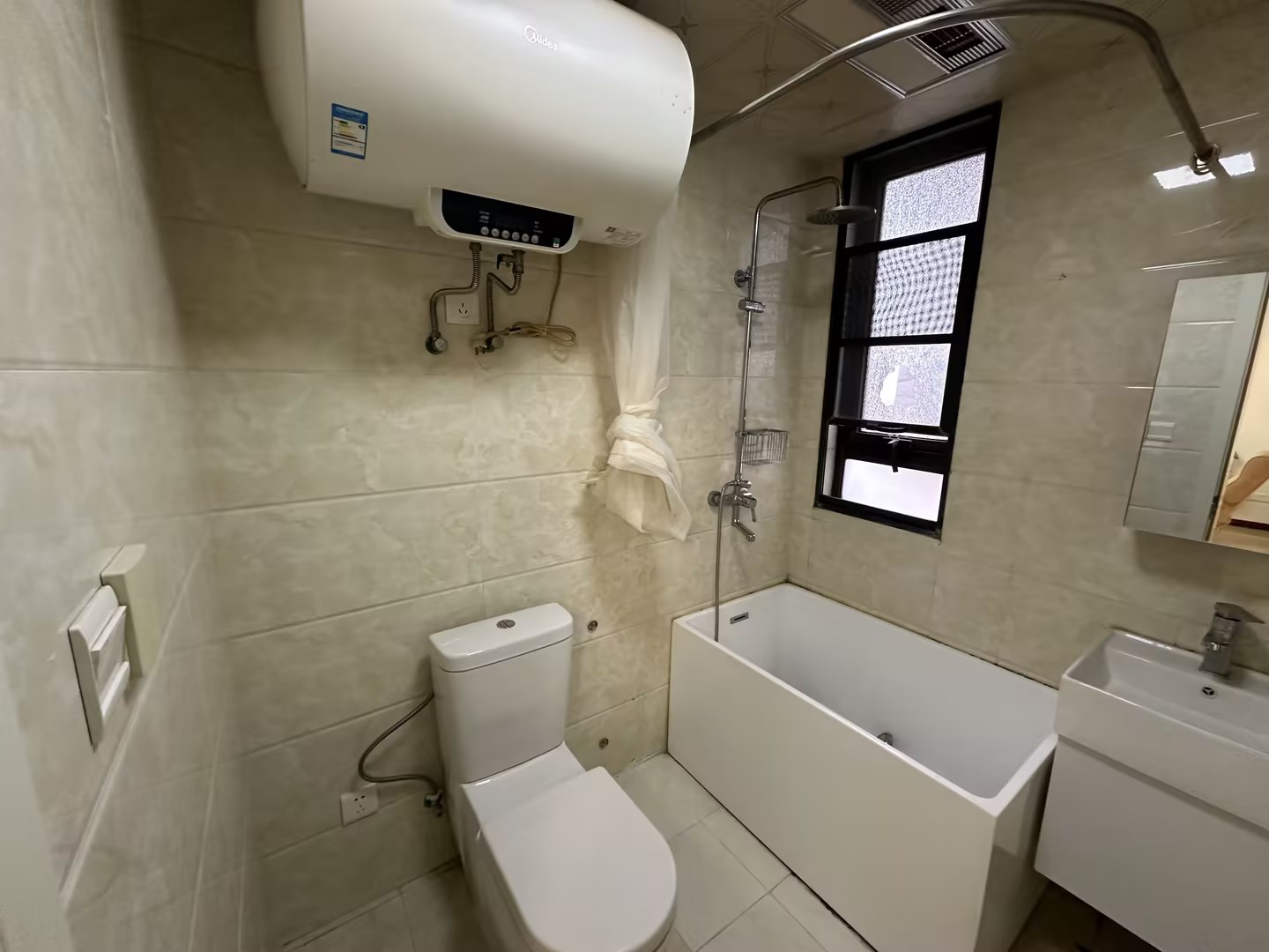华强城一期 3室1厅1卫 100.83m&sup2;