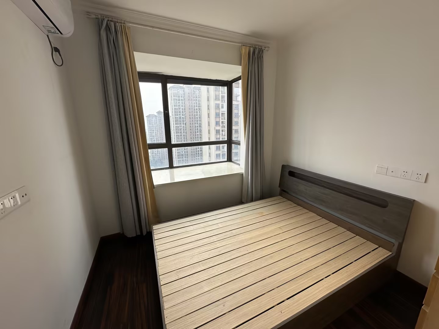 华强城一期 3室1厅1卫 100.83m²