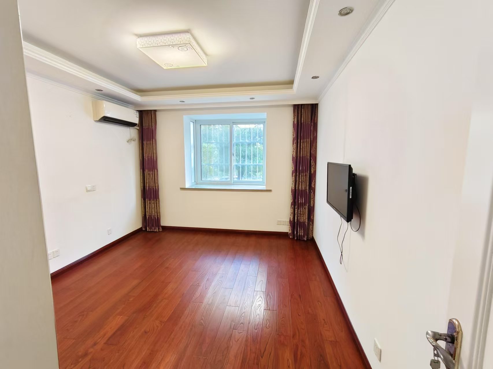 外滩北苑 3室2厅1卫 140.00m&sup2;