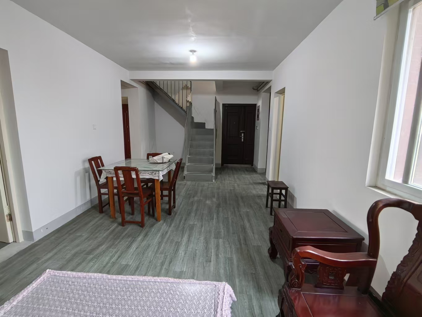 江畔花苑 3室2厅2卫 108m²