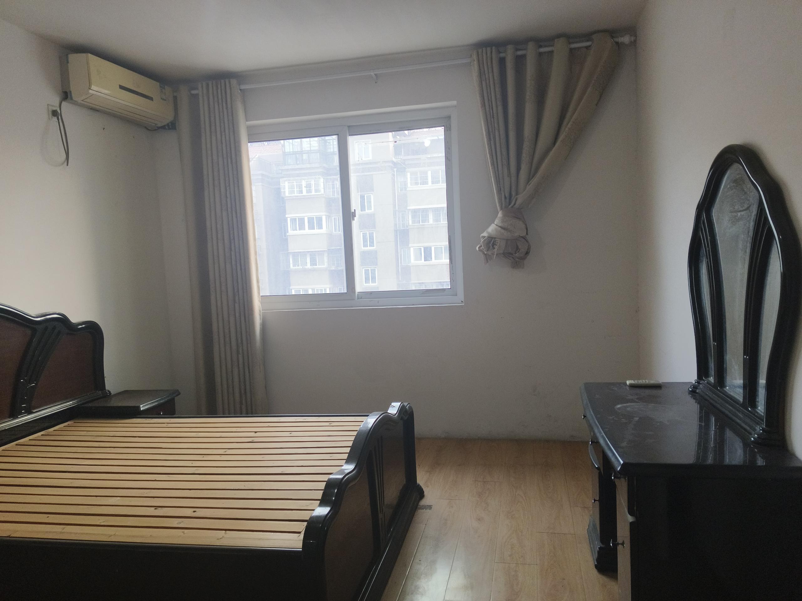 兴和家园 3室2厅1卫 140m&sup2;