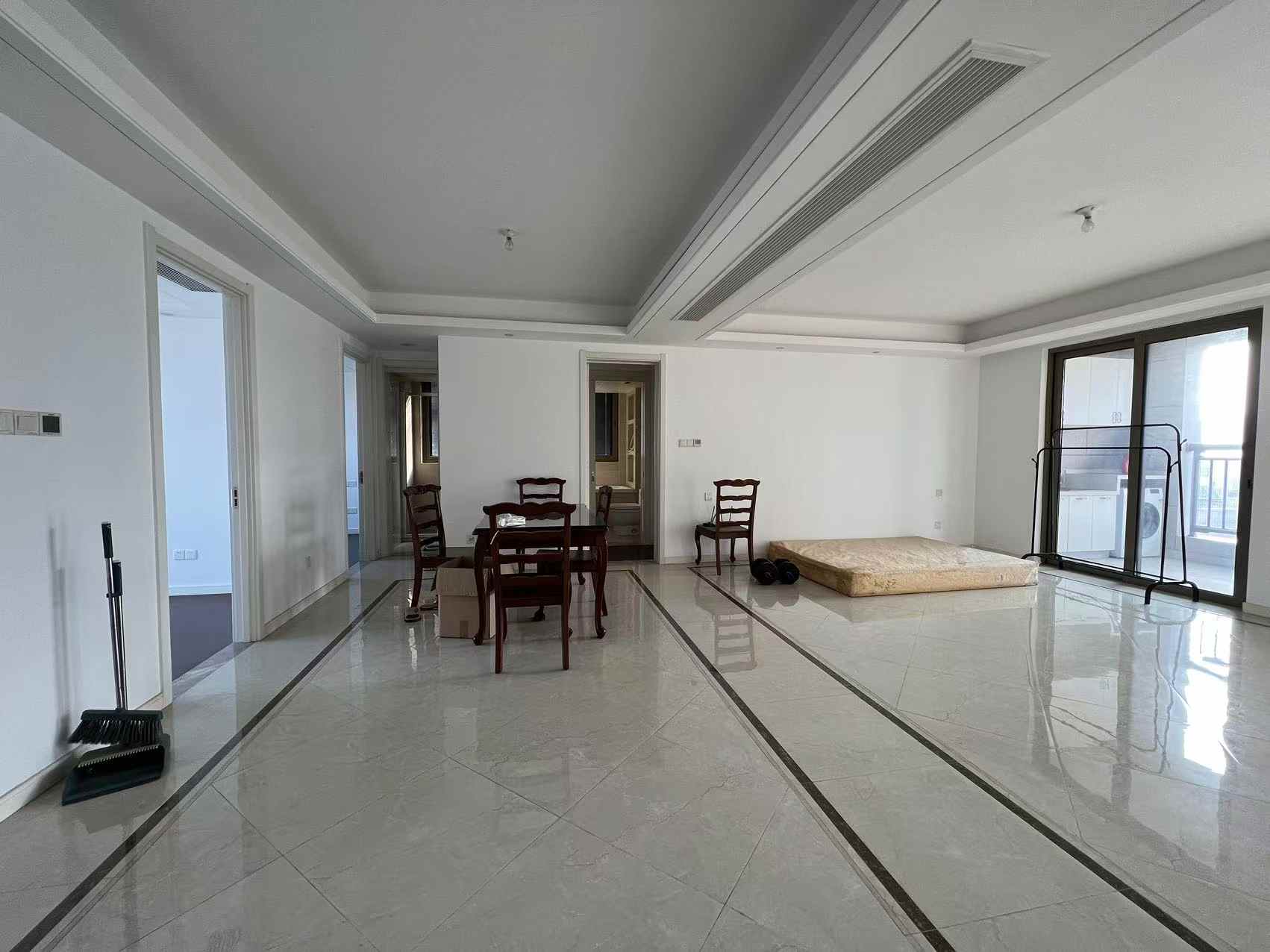 九玺台 3室2厅2卫 143.11m&sup2;