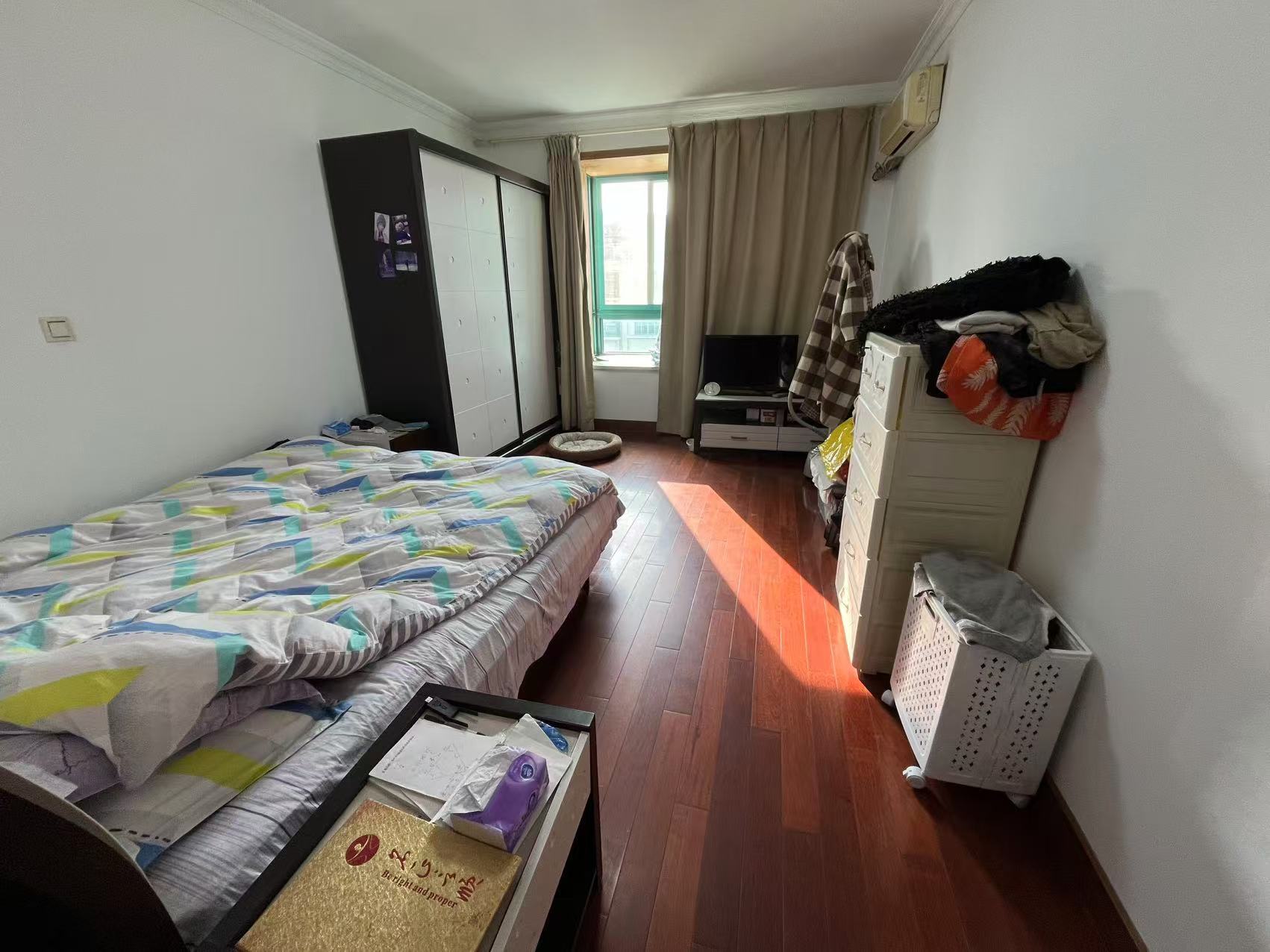 都市华城 5室2厅3卫 212.65m²