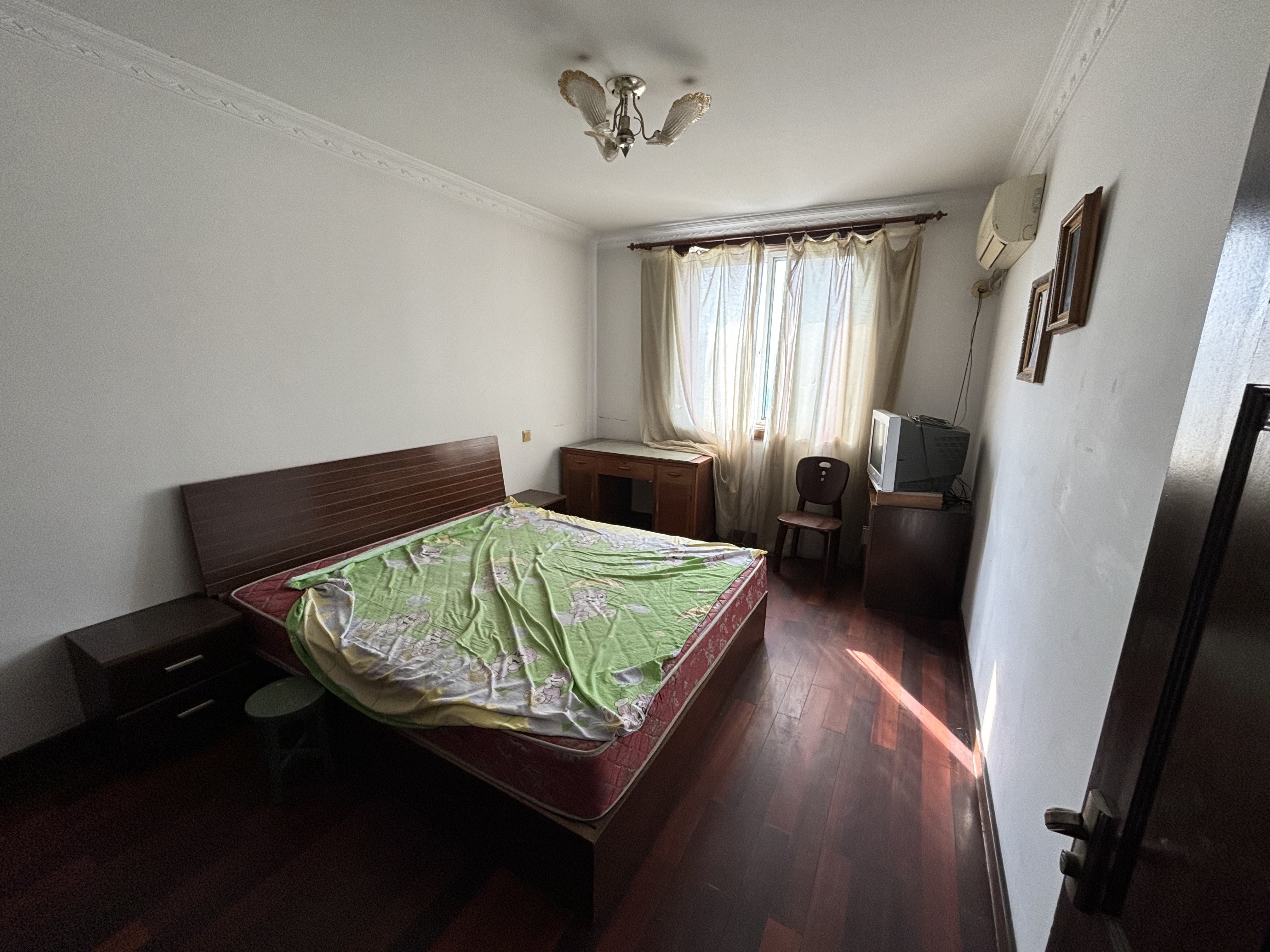 千禧园 5室2厅2卫 180m&sup2;