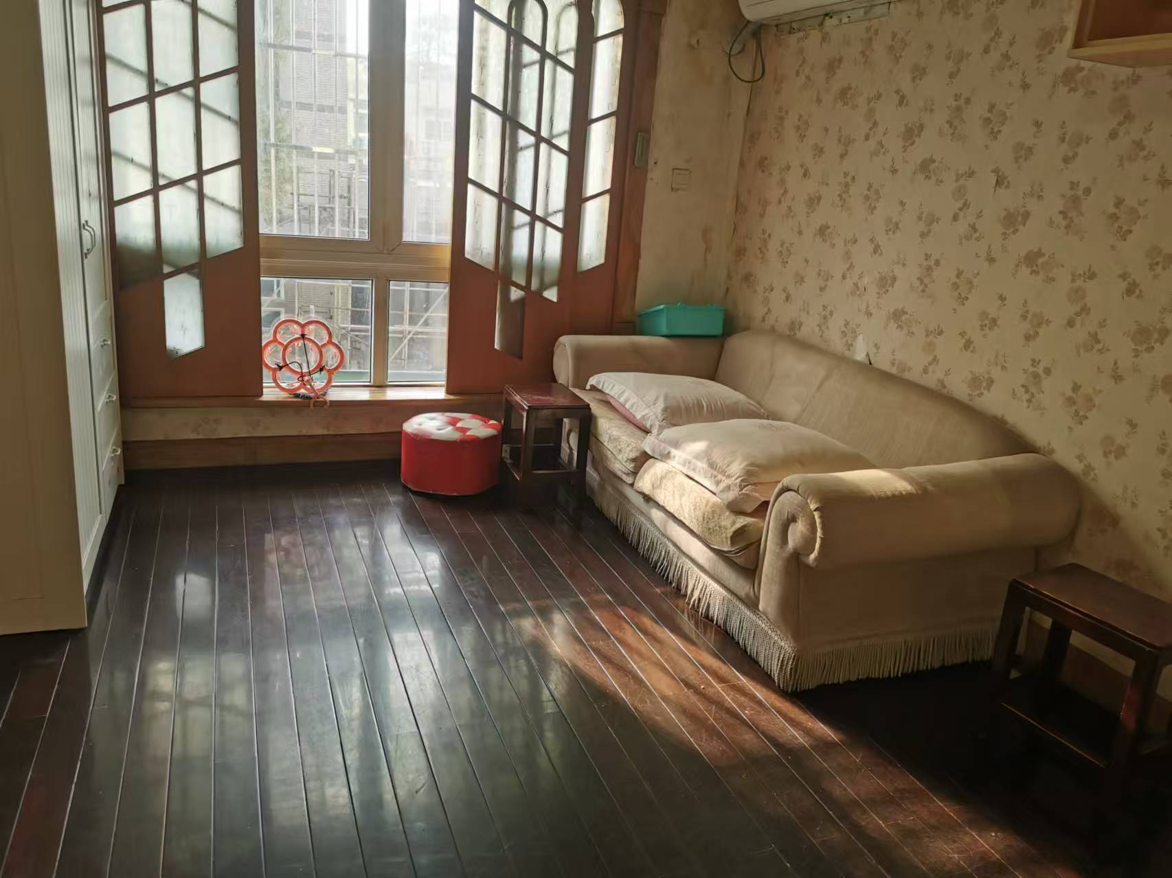 南园路18号大院 4室2厅2卫 161.98m&sup2;