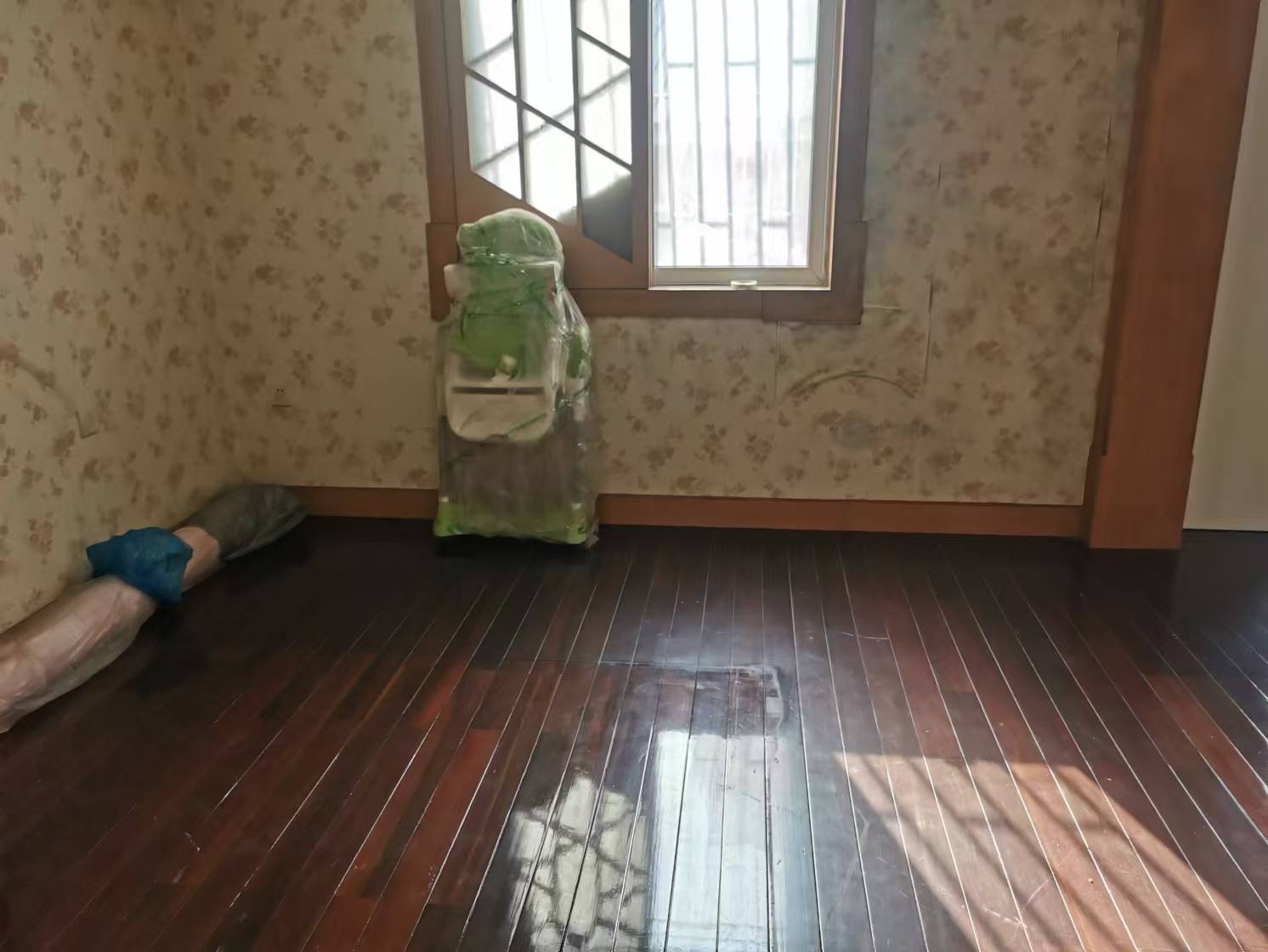南园路18号大院 4室2厅2卫 161.98m&sup2;