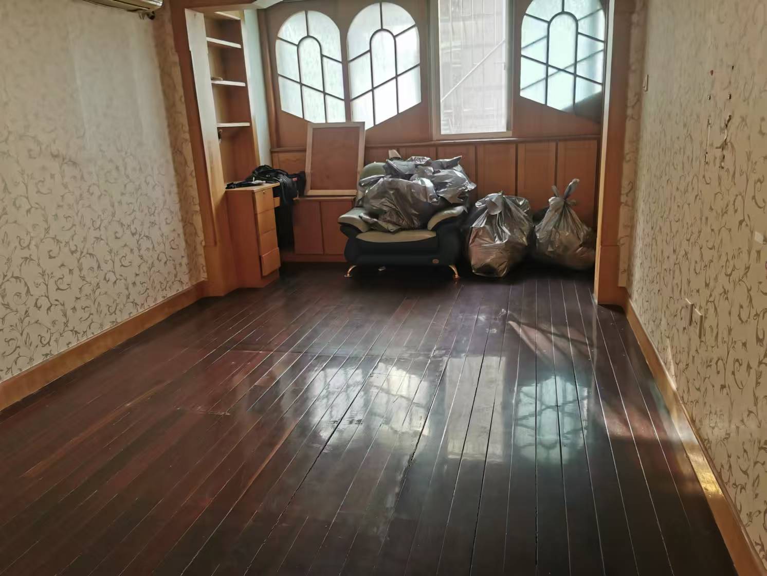 南园路18号大院 4室2厅2卫 161.98m&sup2;