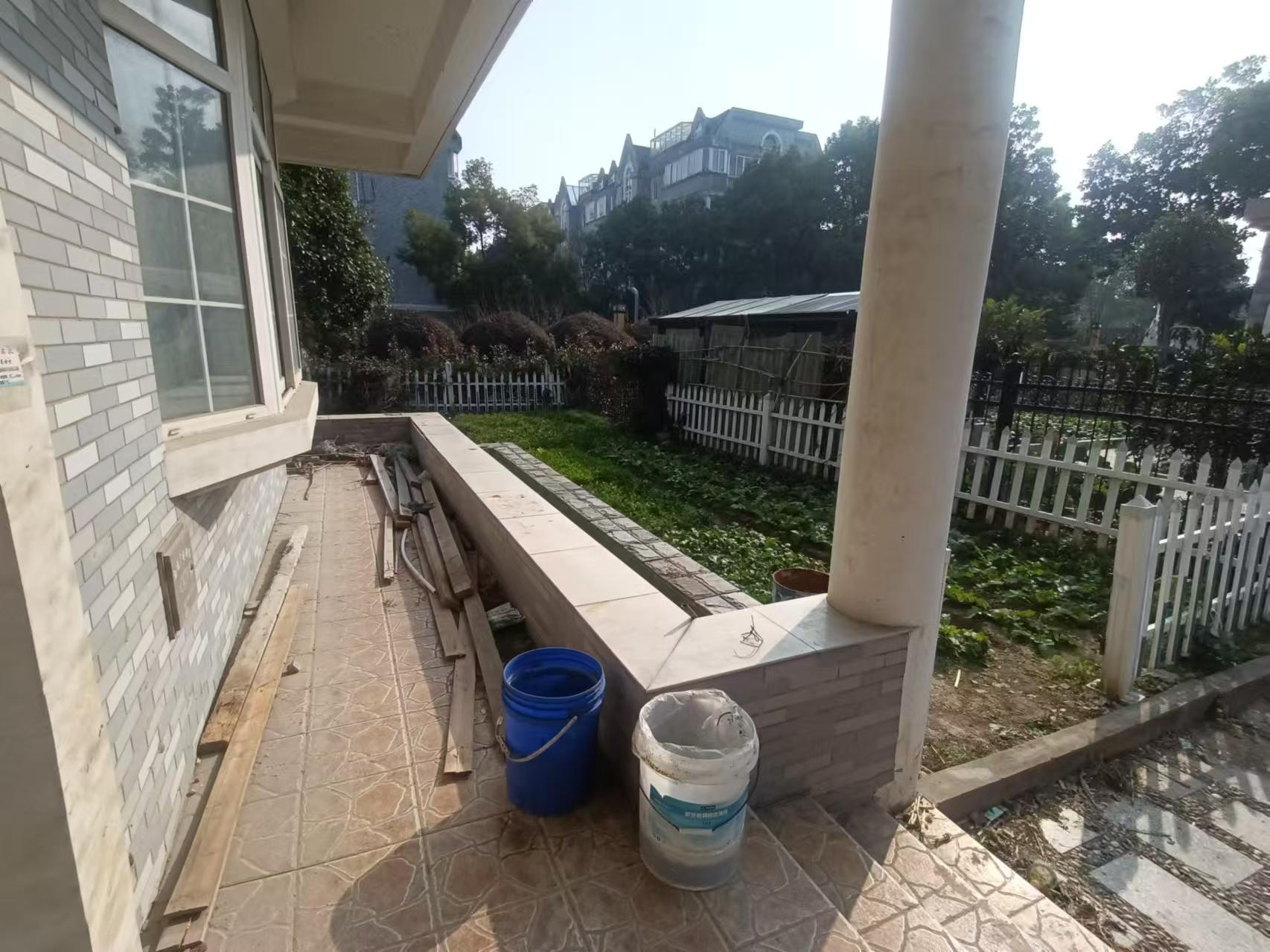 星湖花园 5室3厅2卫 355.69m&sup2;