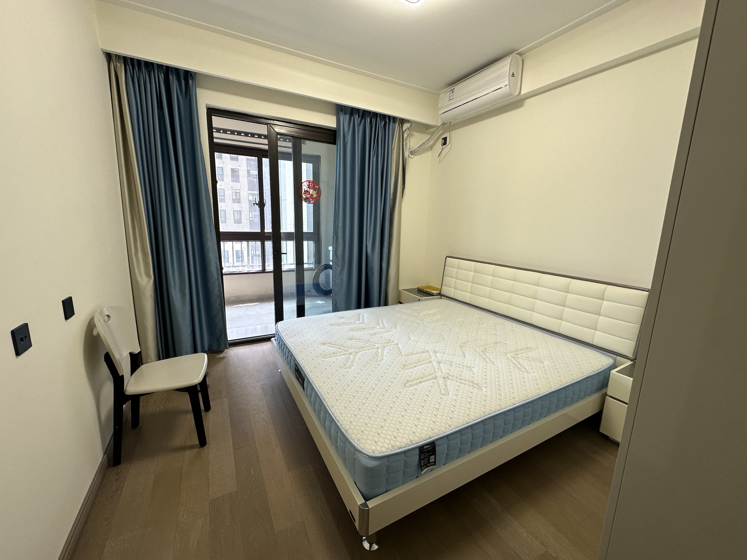 湖山源著 4室2厅2卫 144m&sup2;