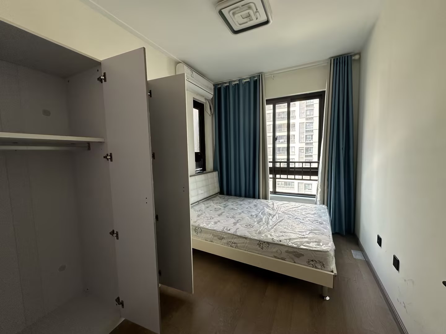 湖山源著 4室2厅2卫 144m&sup2;
