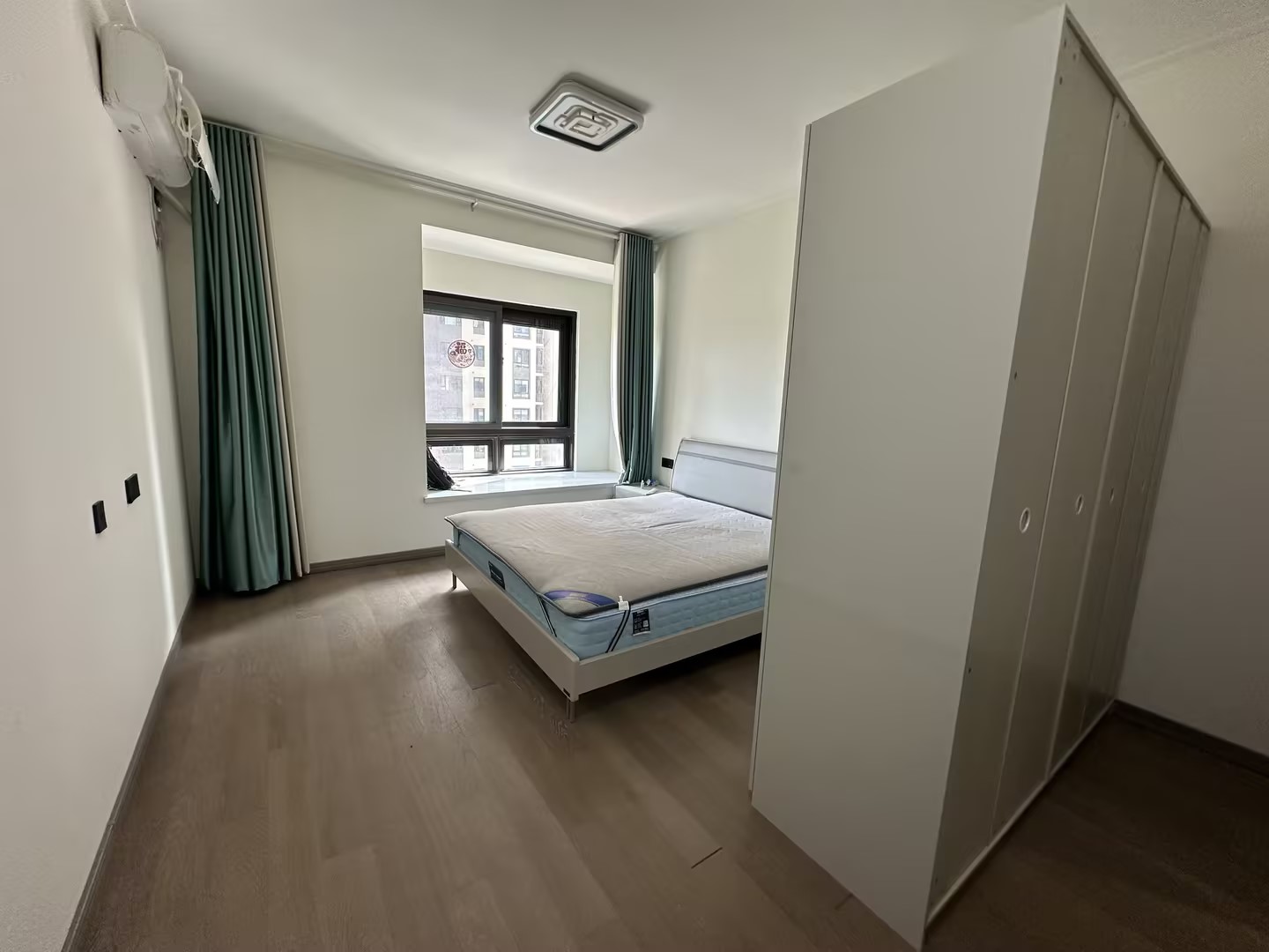 湖山源著 4室2厅2卫 144m&sup2;