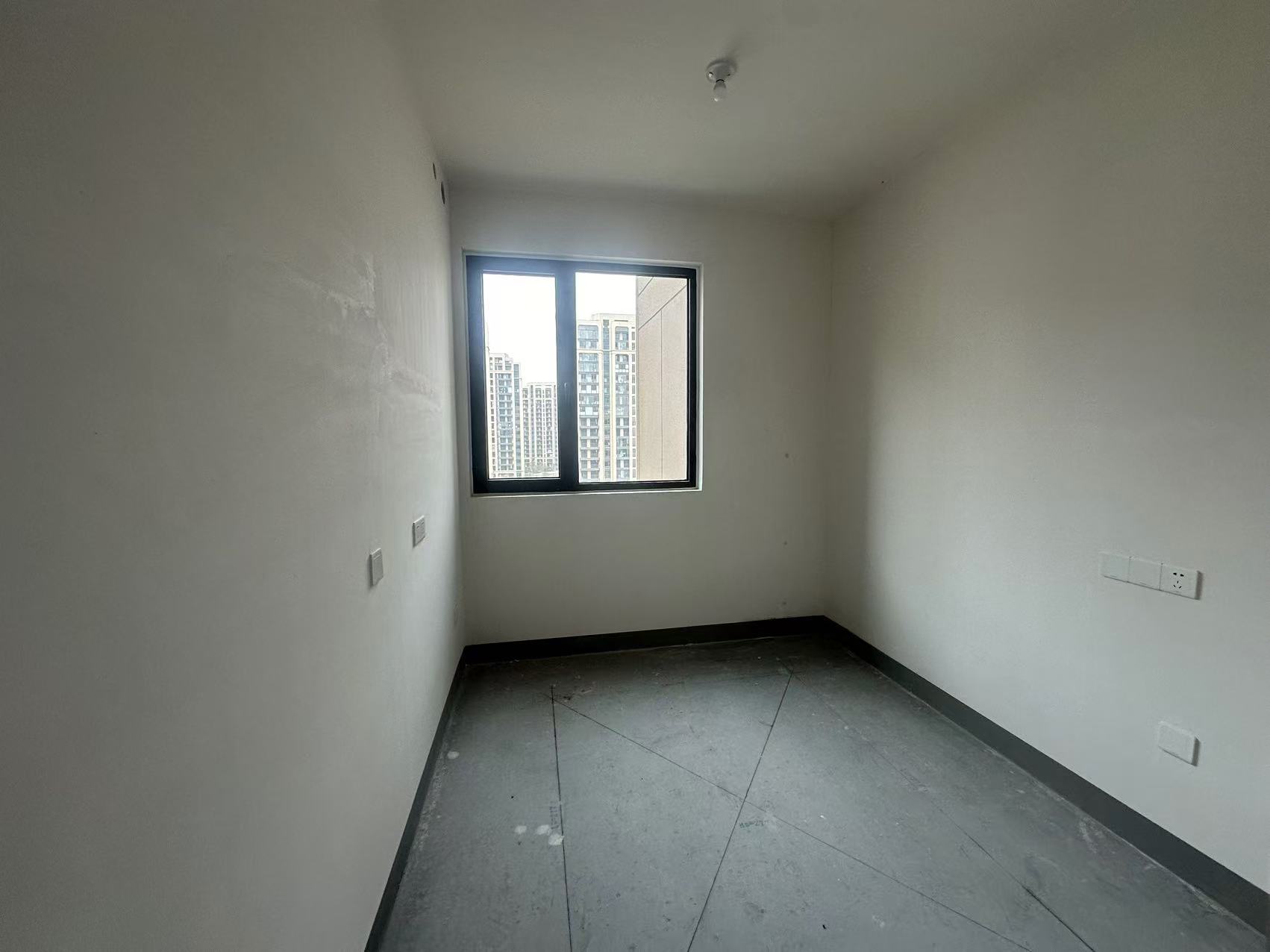 建发御珑湾 4室2厅2卫 131m&sup2;