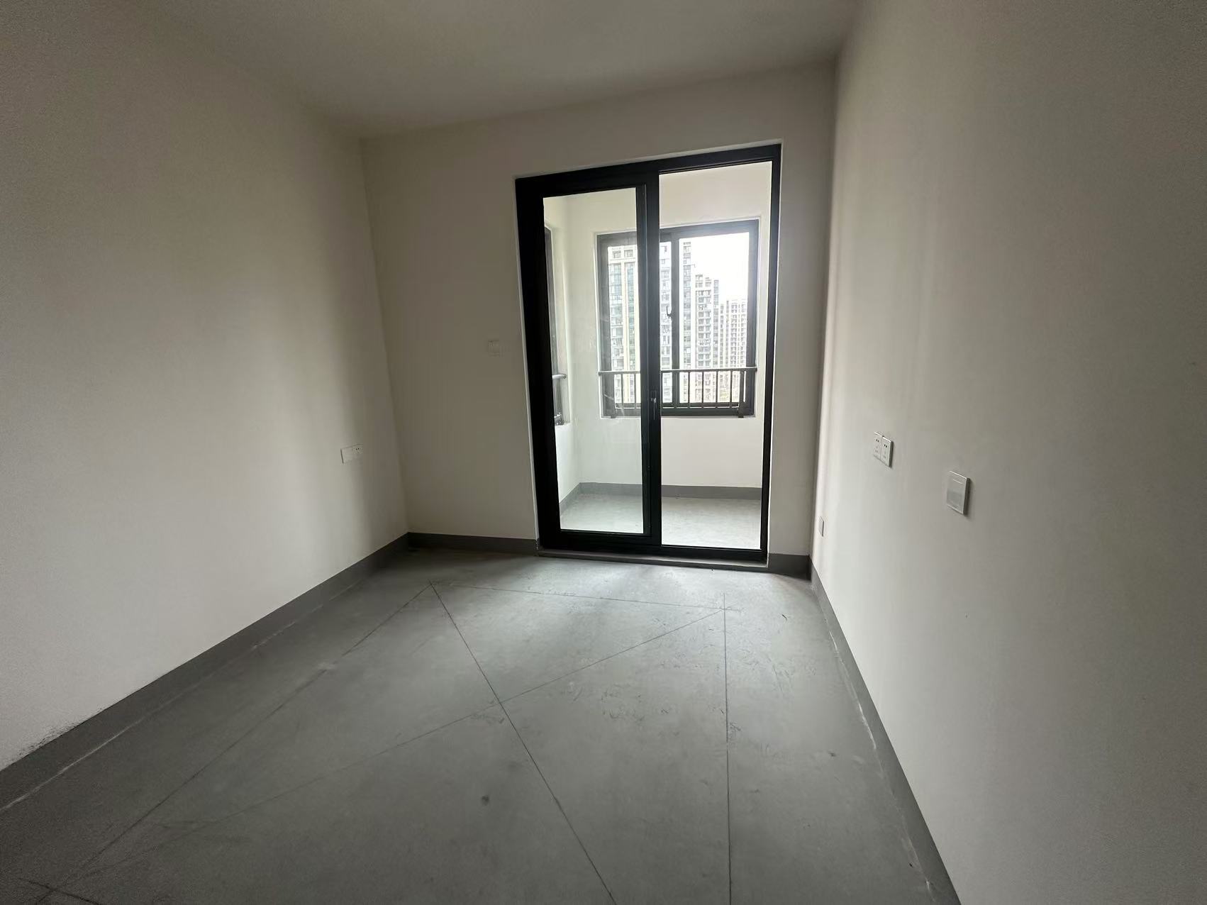 建发御珑湾 4室2厅2卫 131m&sup2;