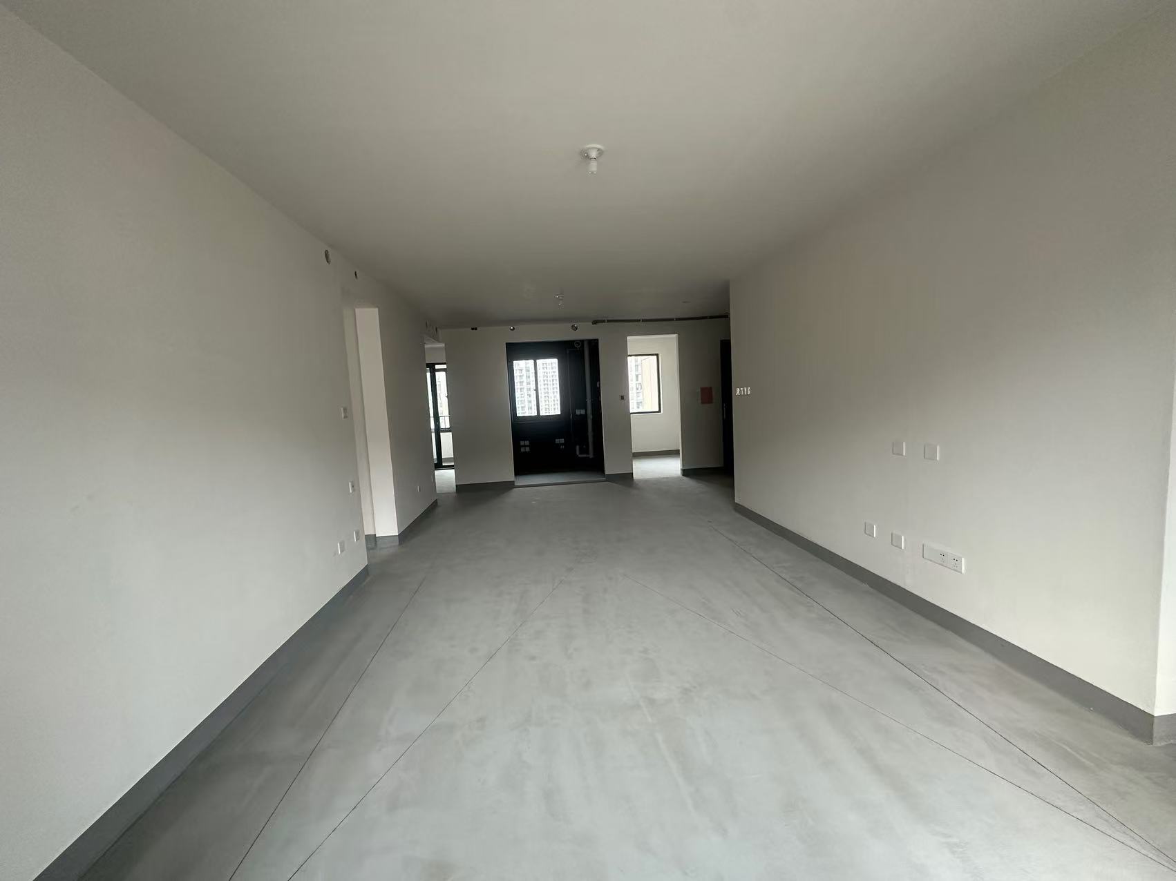 建发御珑湾 4室2厅2卫 131m²