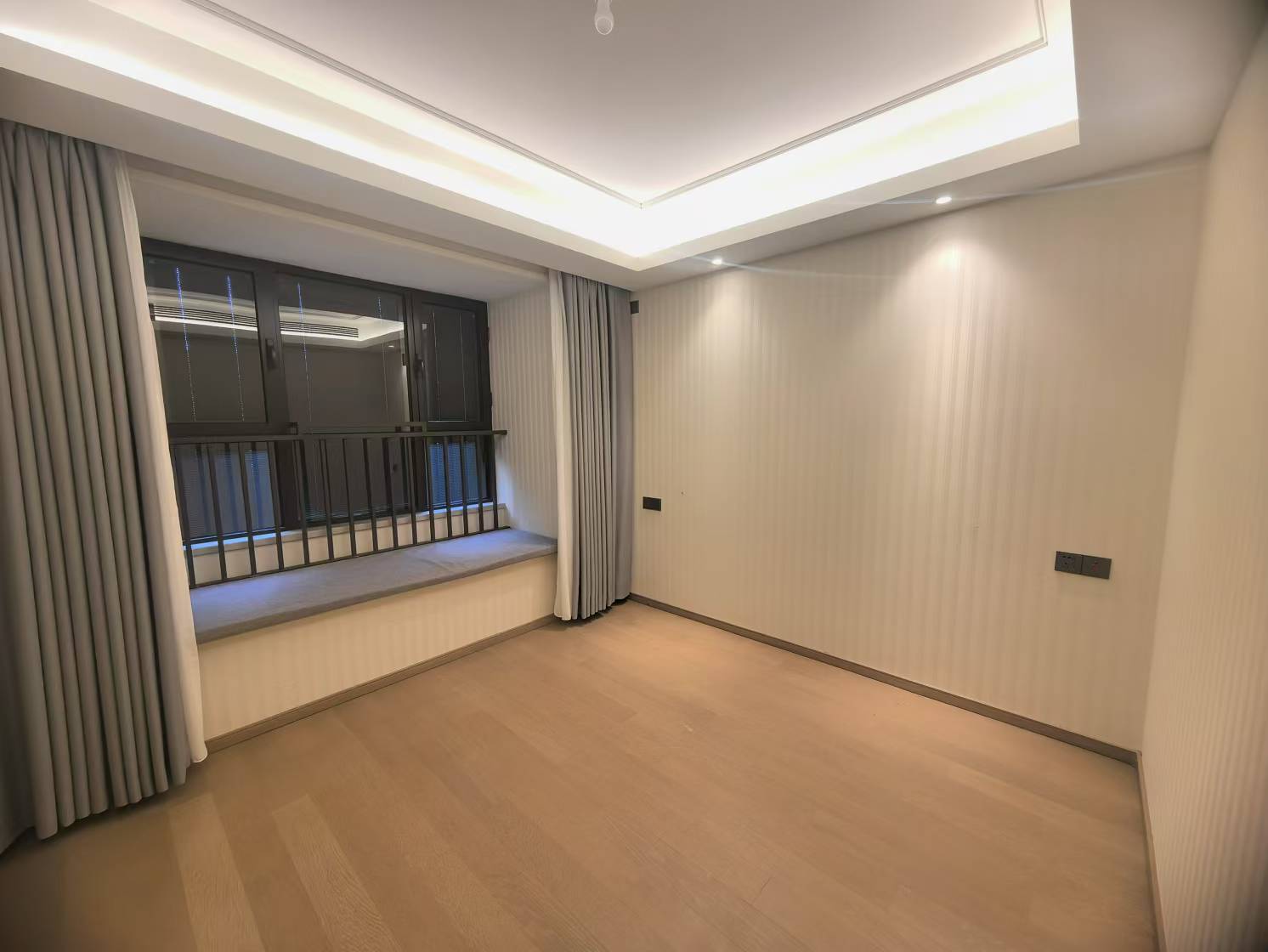 龙湖天宸源著 2室2厅2卫 95.00m&sup2;