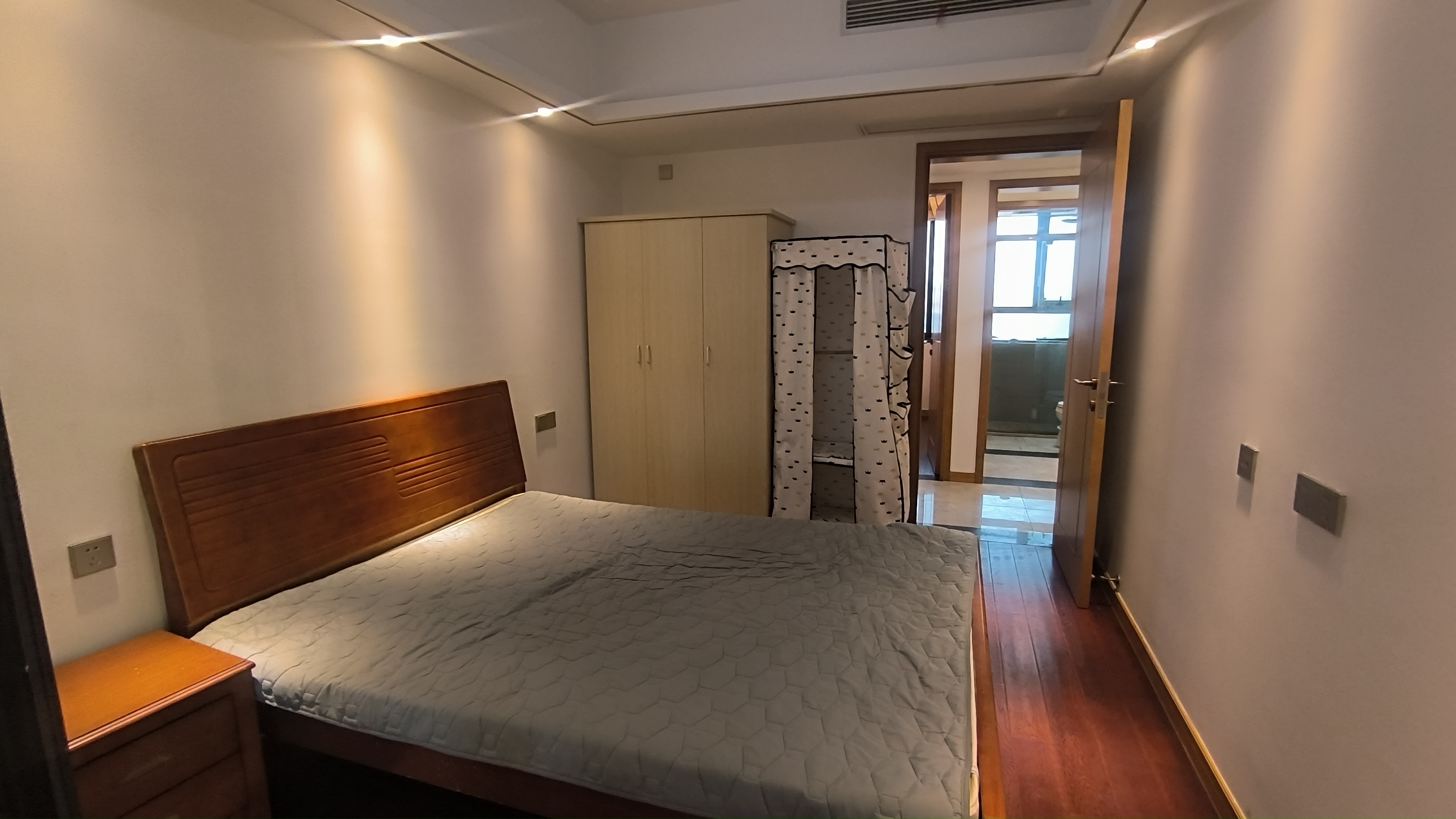 中南世纪花城三期 4室2厅2卫 139.49m&sup2;