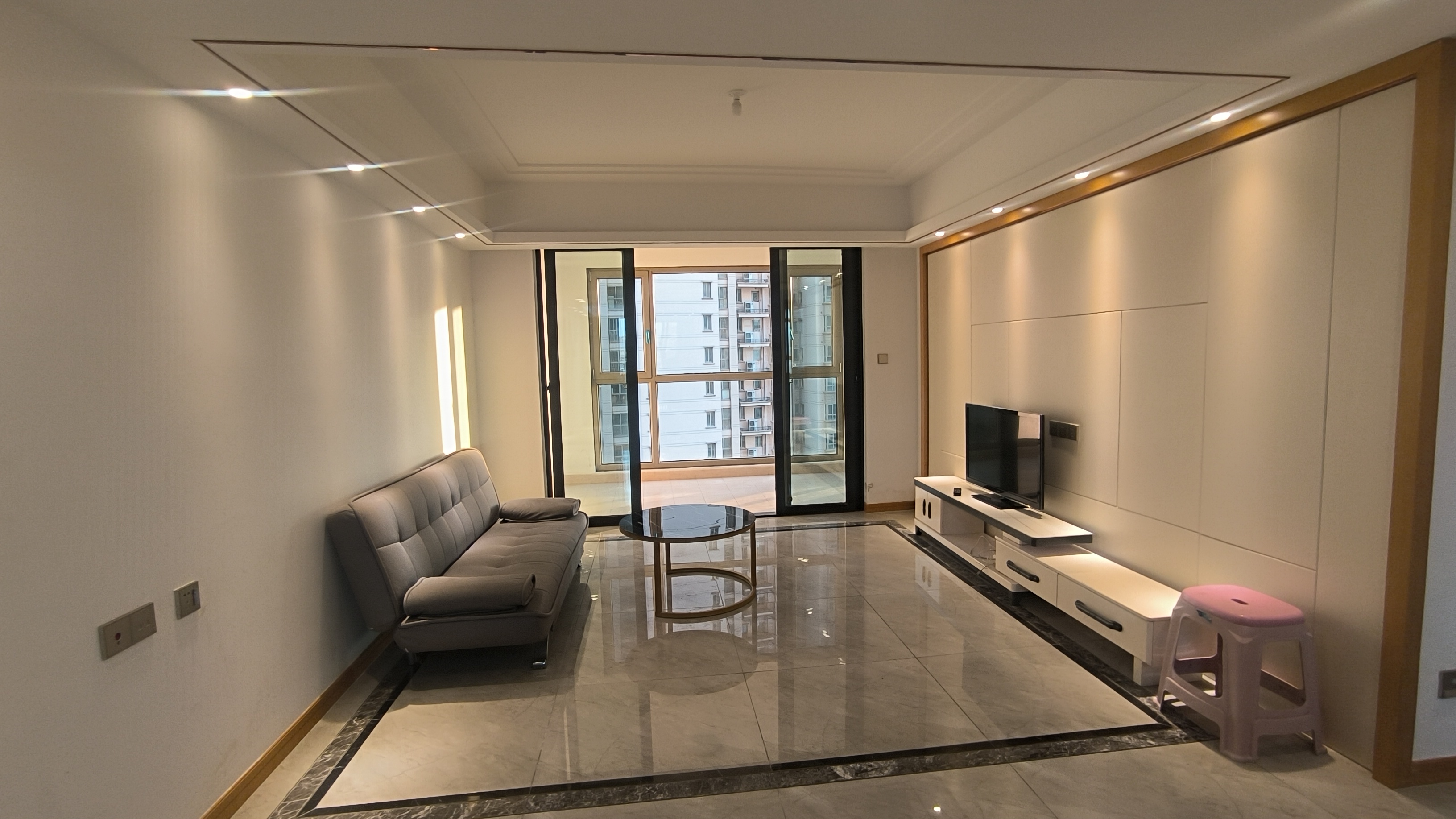 中南世纪花城三期 4室2厅2卫 139.49m²