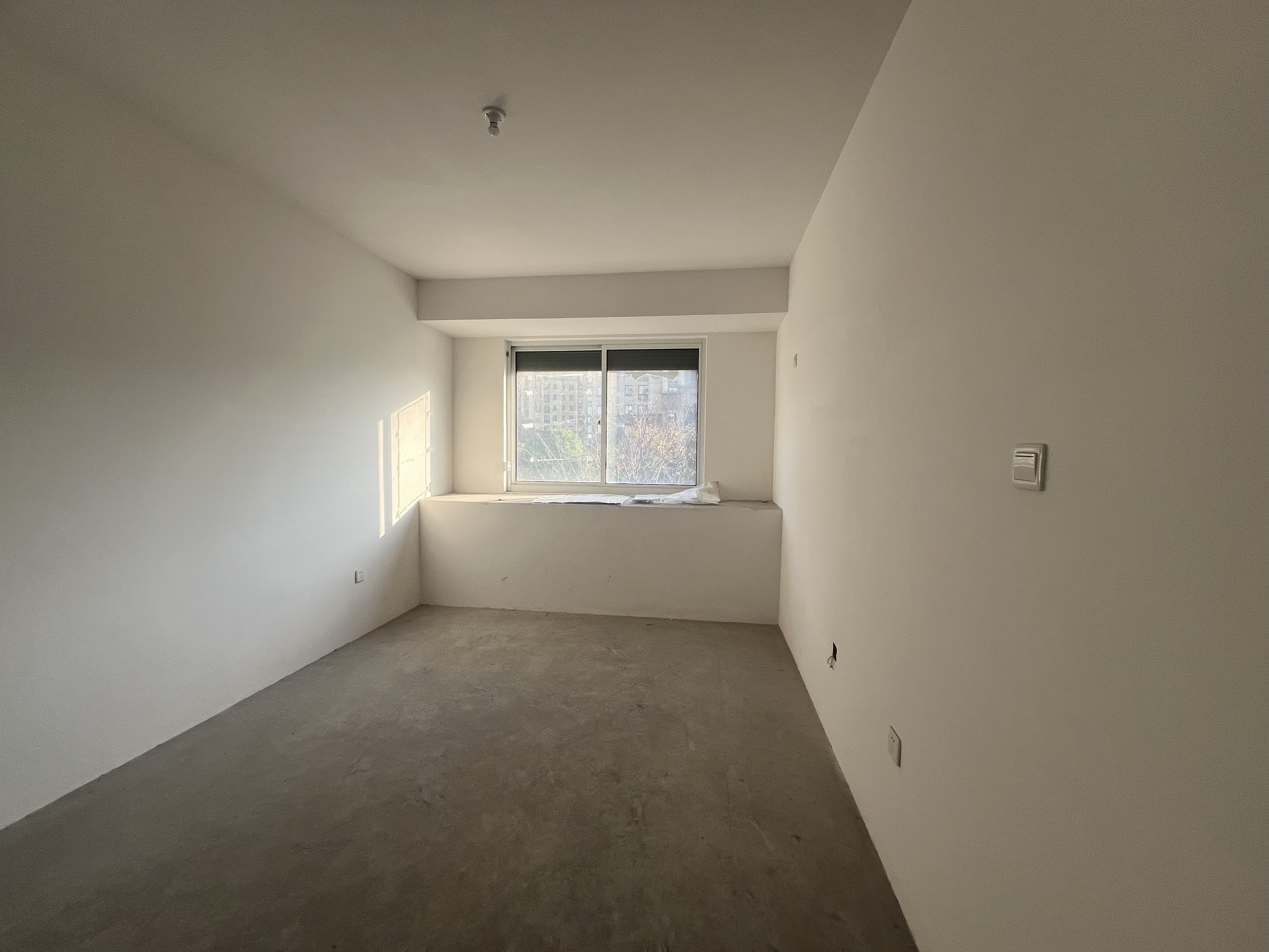 湖滨华庭 3室2厅1卫 98m&sup2;