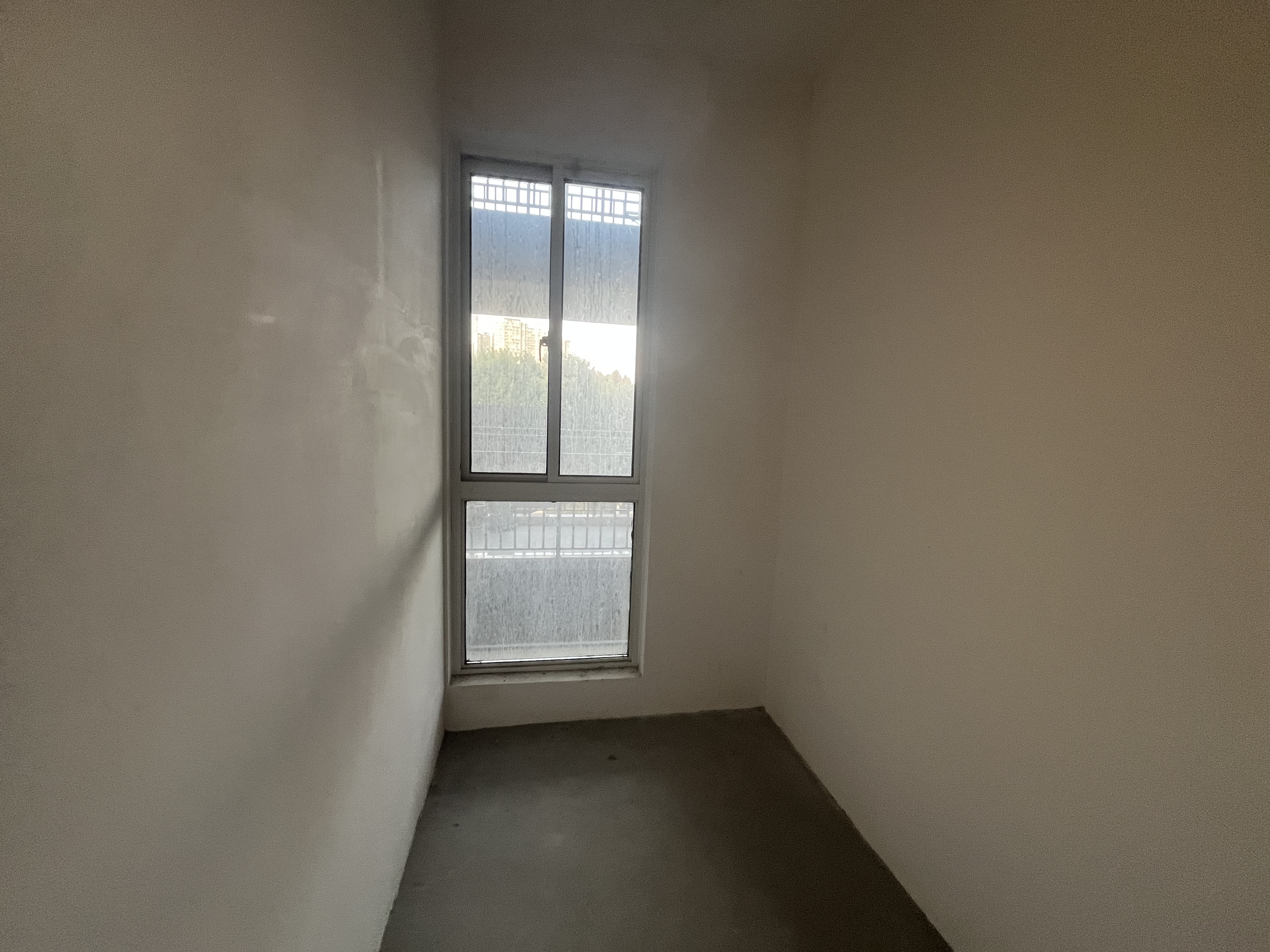 湖滨华庭 3室2厅1卫 98m&sup2;