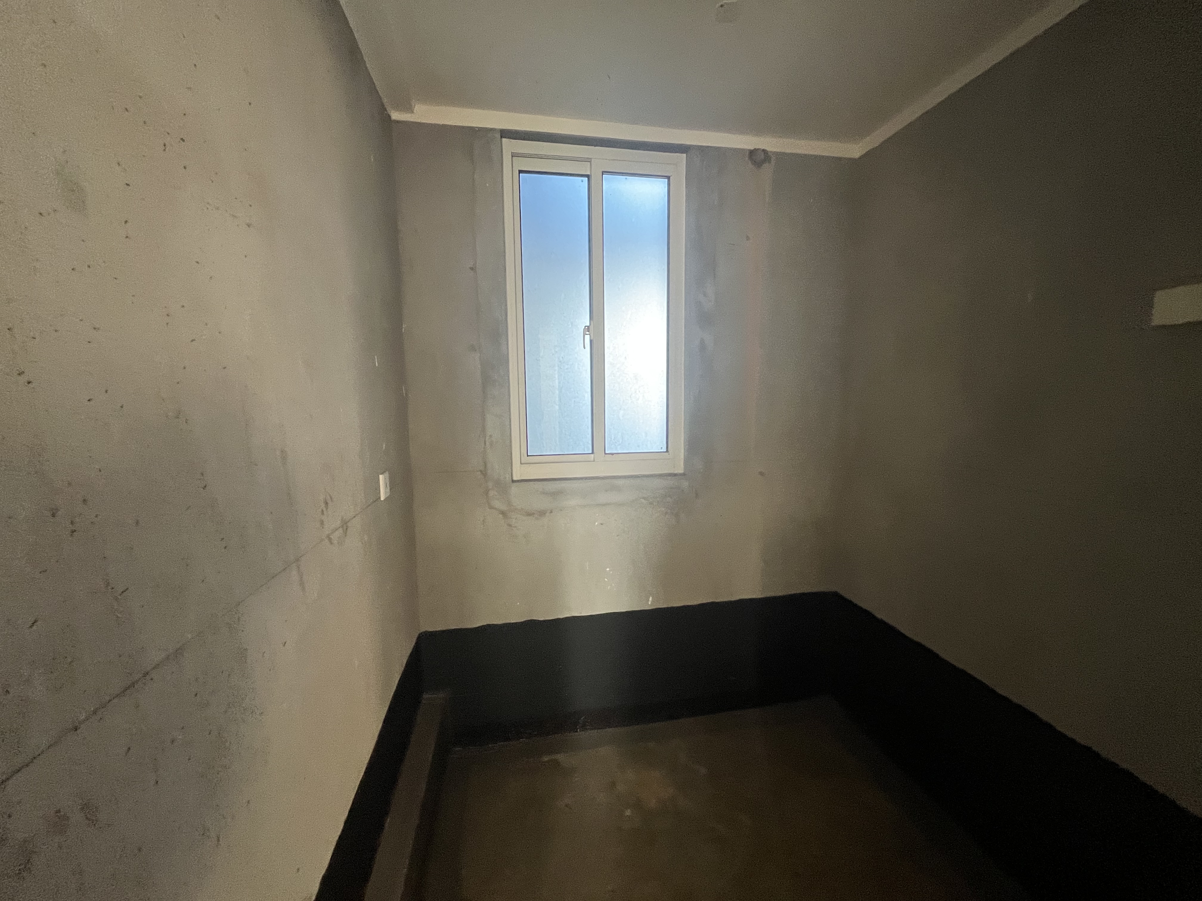 湖滨华庭 3室2厅1卫 98m&sup2;