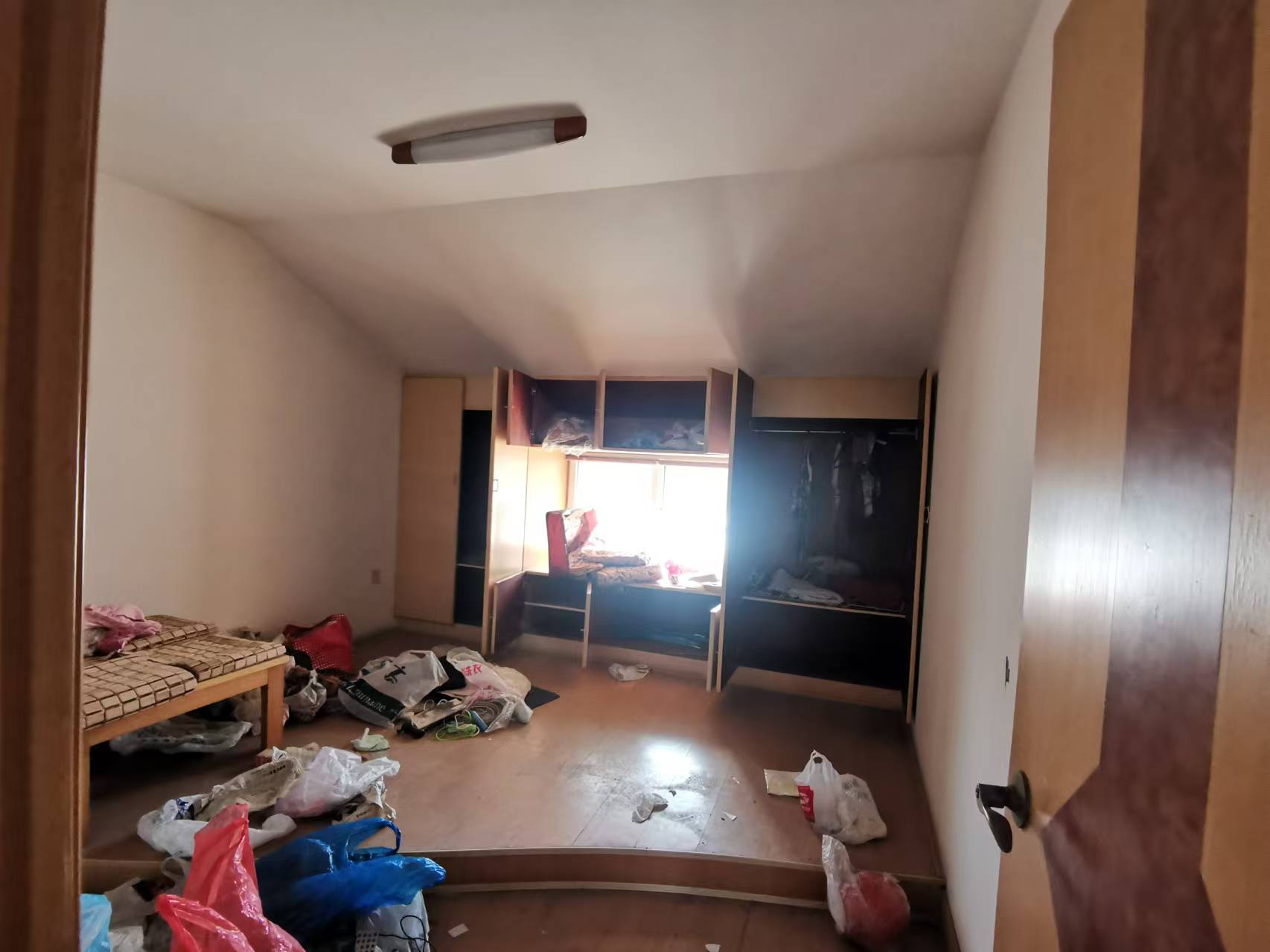 南川园新村 5室2厅2卫 119m&sup2;