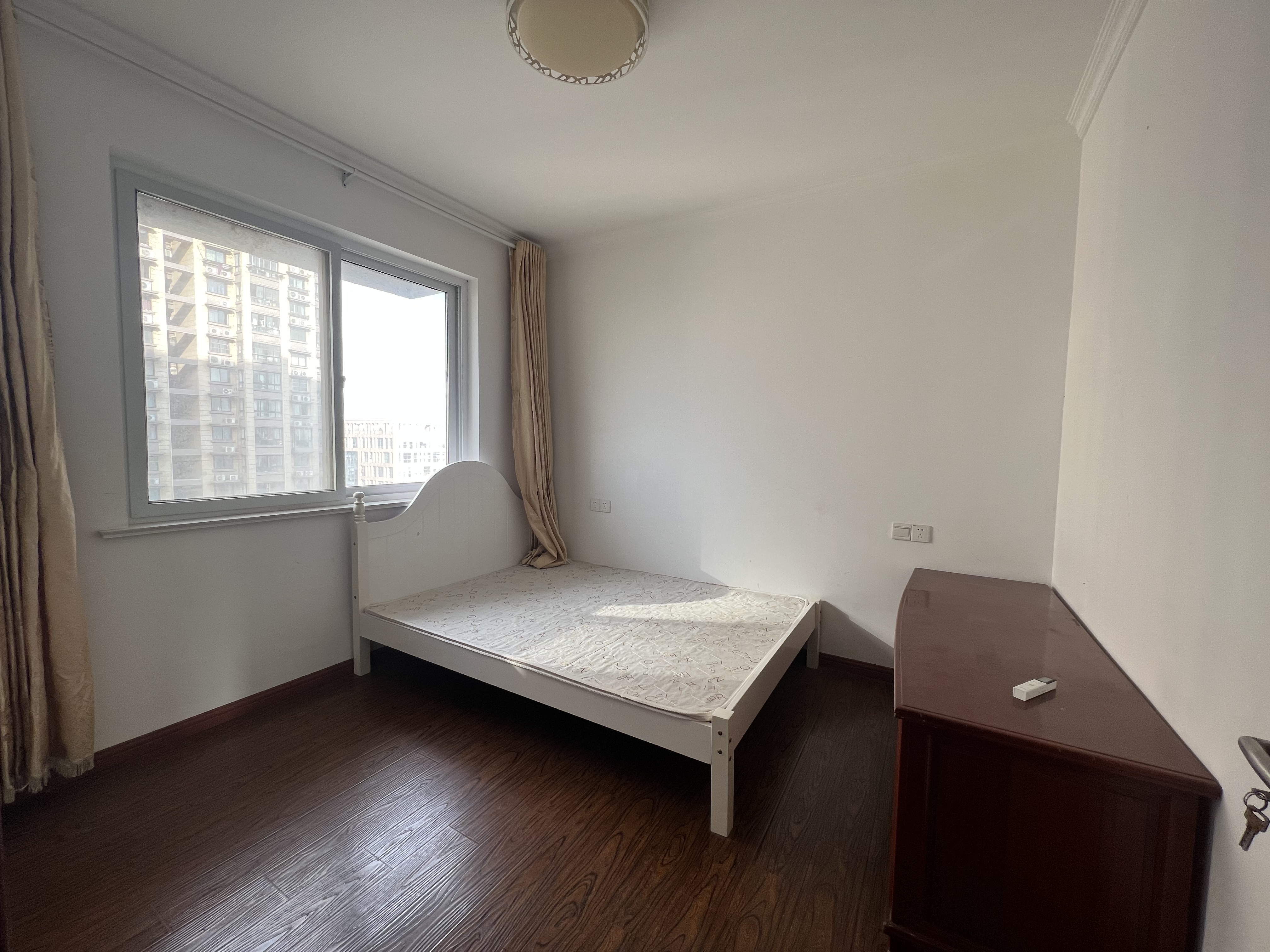 学士府 3室1厅1卫 110m&sup2;
