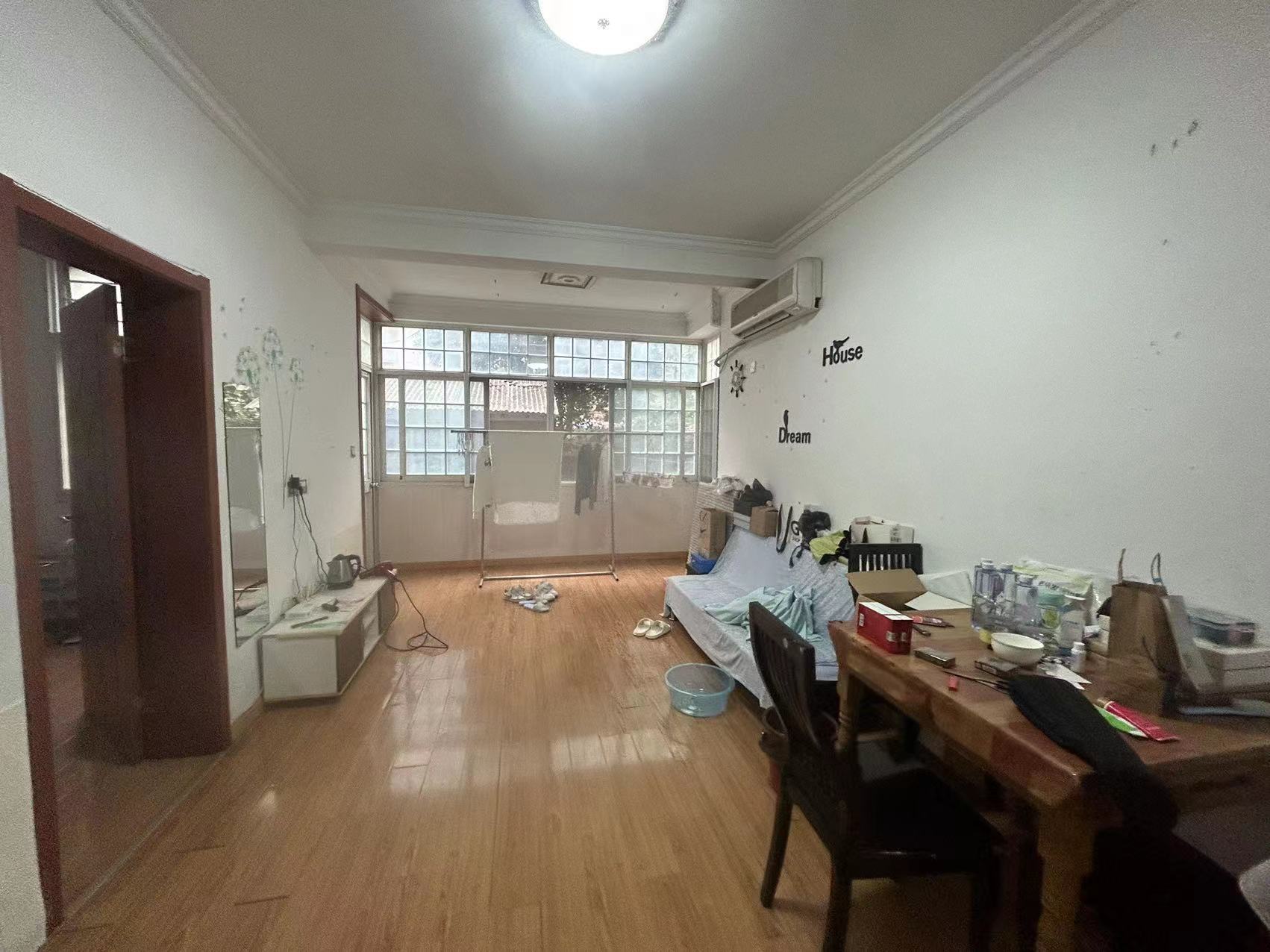 新建路新村(新建花苑) 3室1厅1卫 80m²