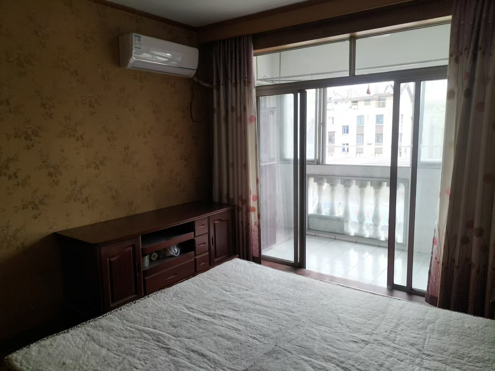 百花军宅苑 3室2厅2卫 91m&sup2;