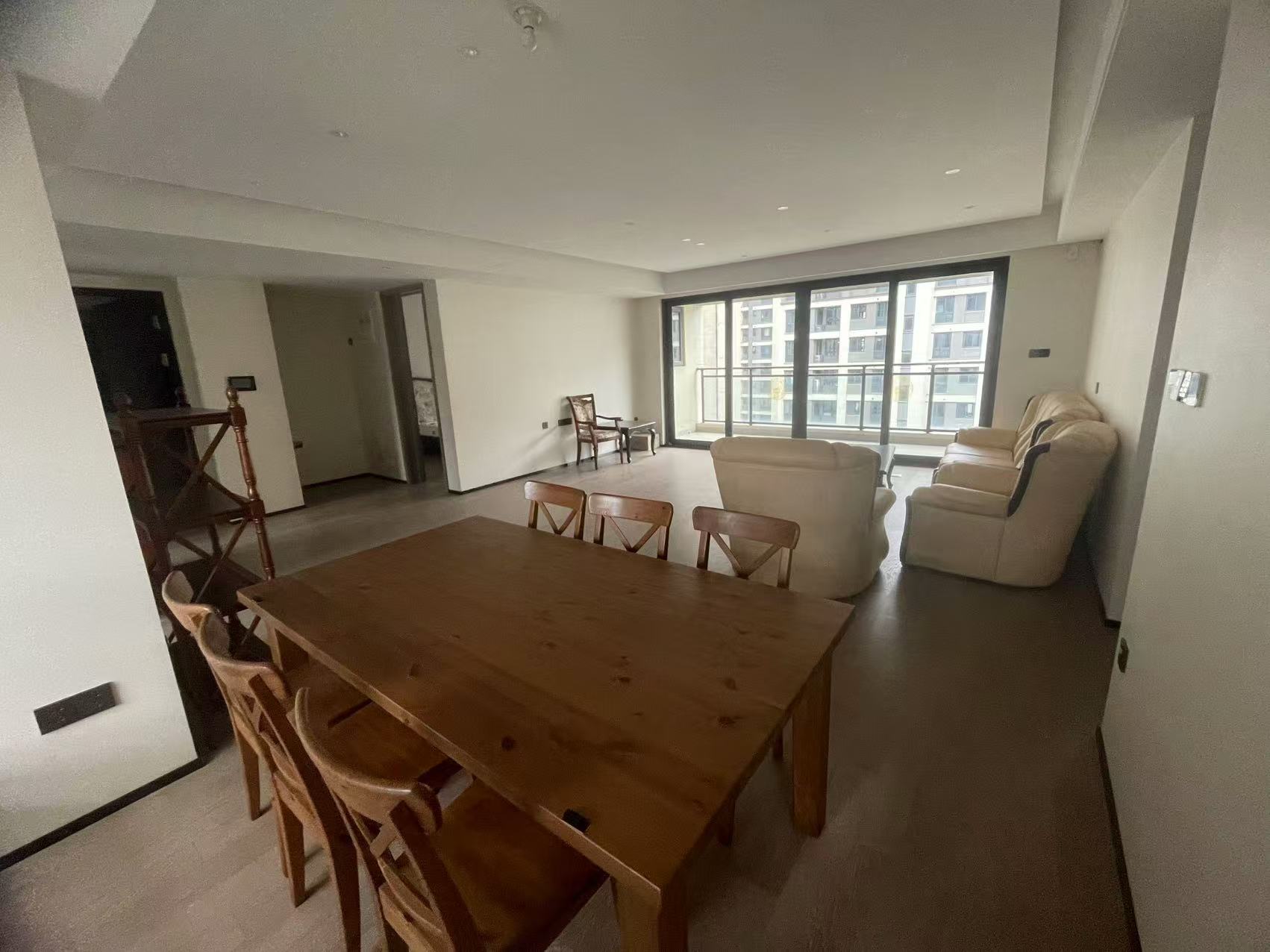 万科翡翠公园 3室2厅2卫 125m²