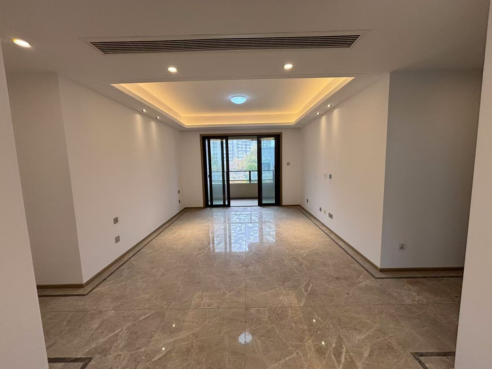 珑府 3室2厅2卫 126.9m&sup2;