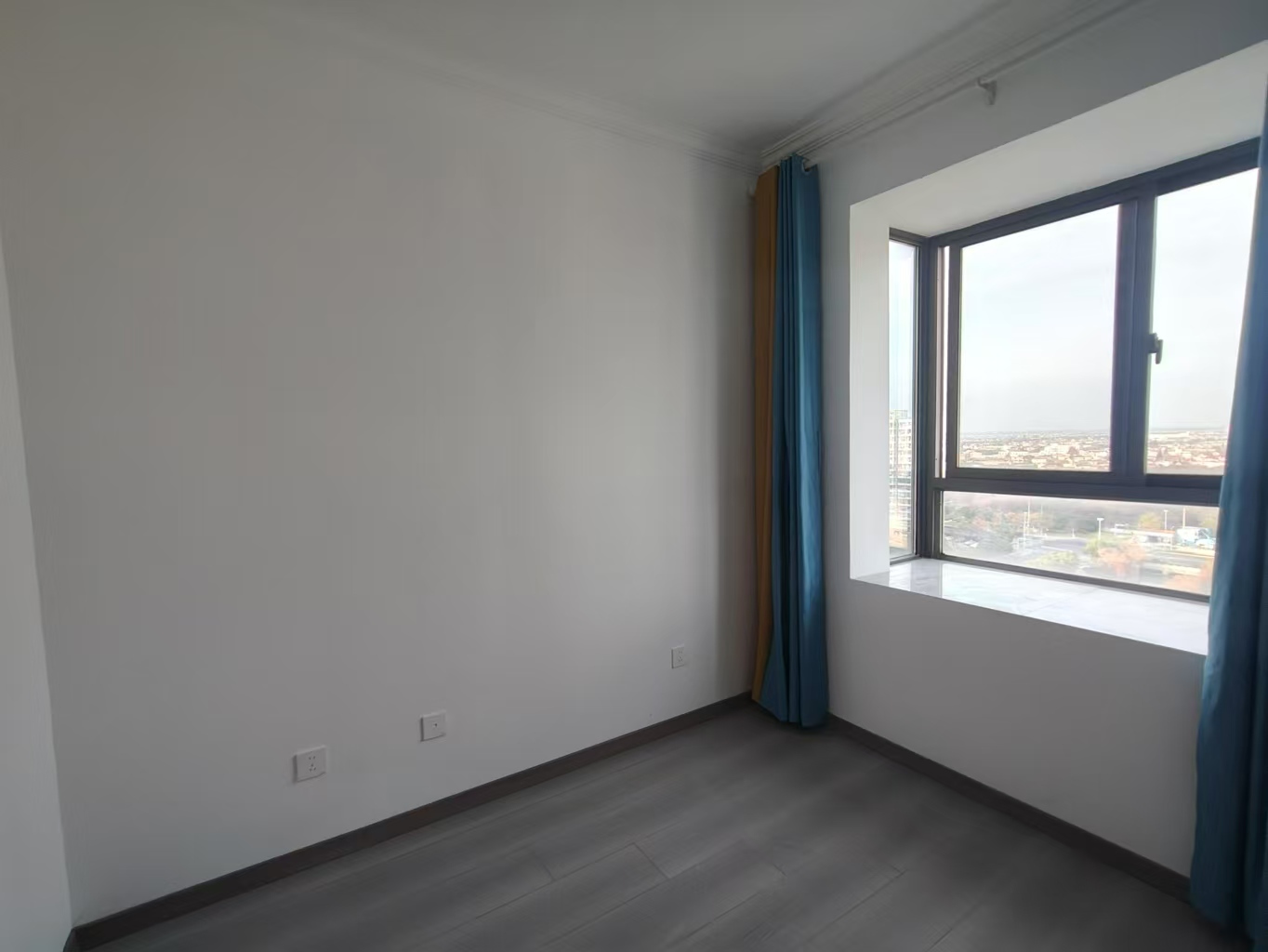 翠湖景苑 3室2厅1卫 100.00m&sup2;