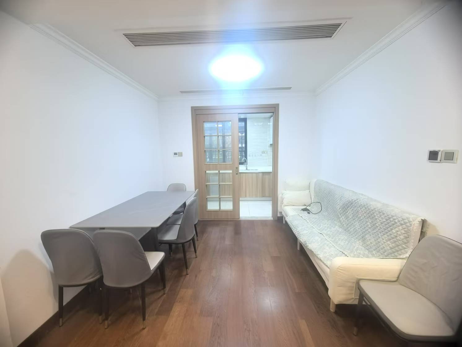 雍华府 3室2厅2卫 135.00m²