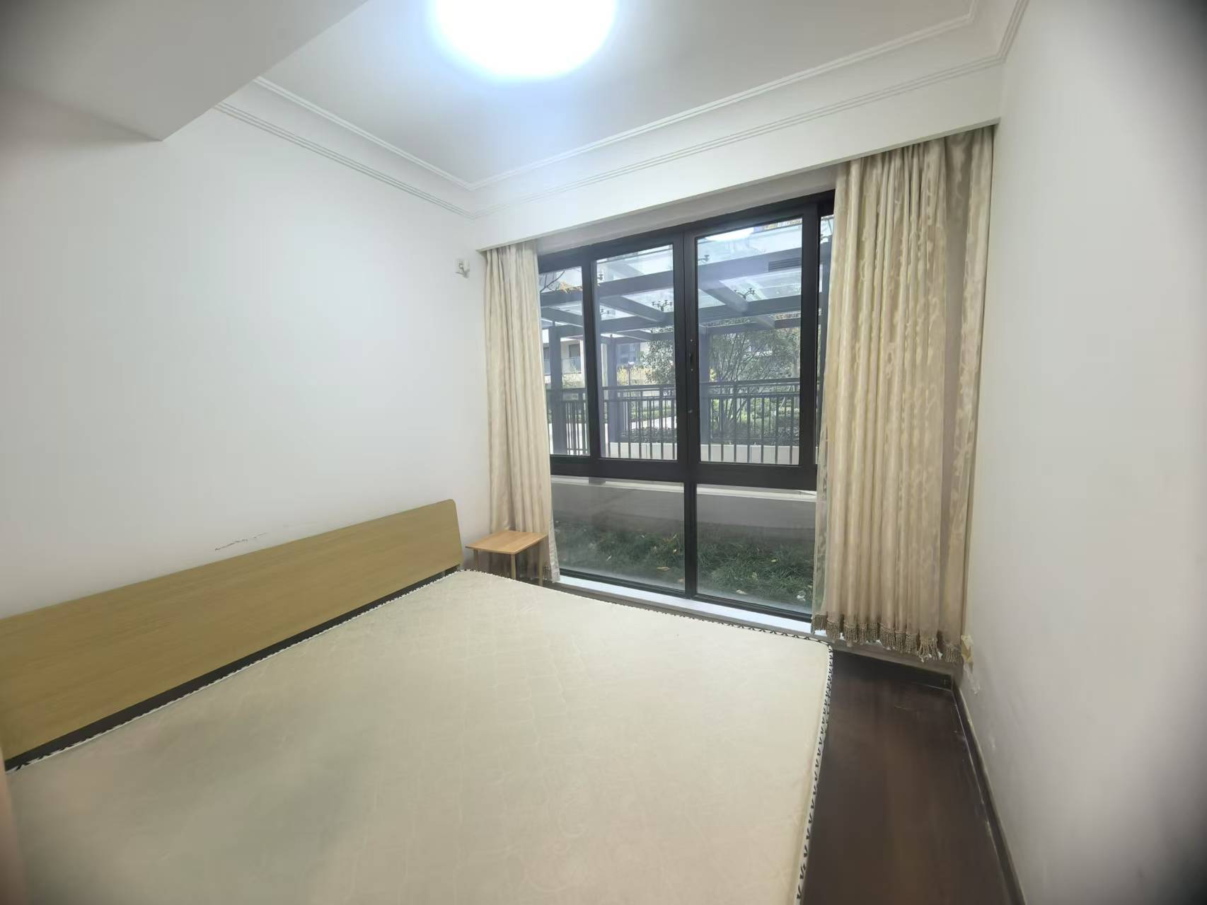 雍华府 3室2厅2卫 135.00m&sup2;
