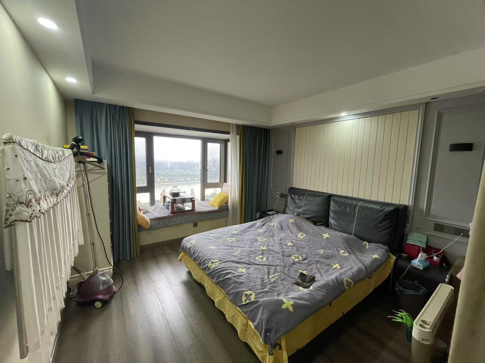 华强城四期 4室2厅2卫 142m&sup2;