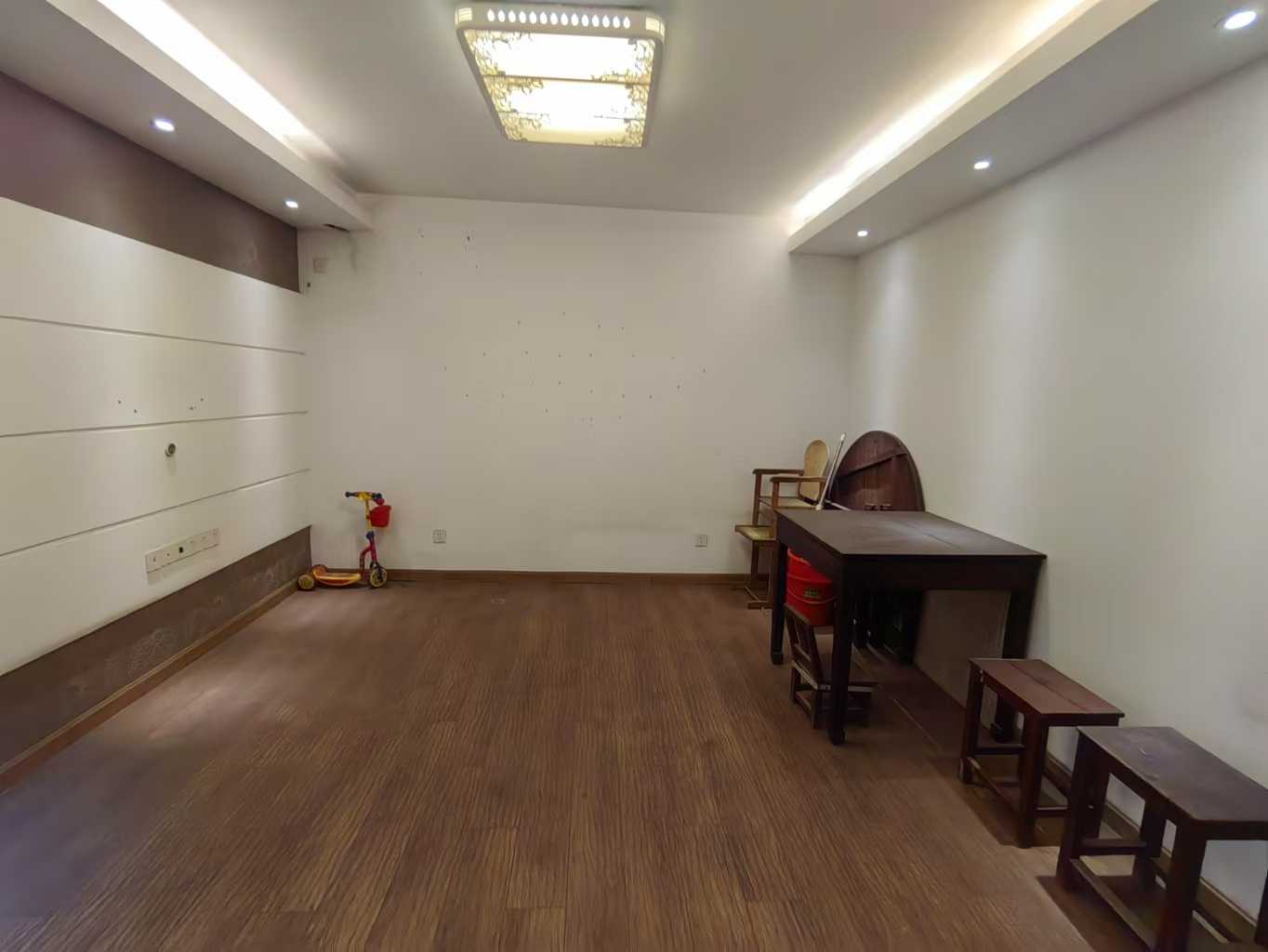 永和花苑 3室2厅1卫 118m&sup2;