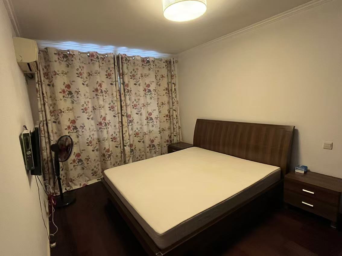 苏东花苑 4室3厅2卫 135.33m&sup2;