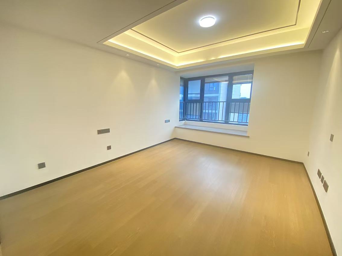 滨江道静园 4室2厅2卫 143m&sup2;